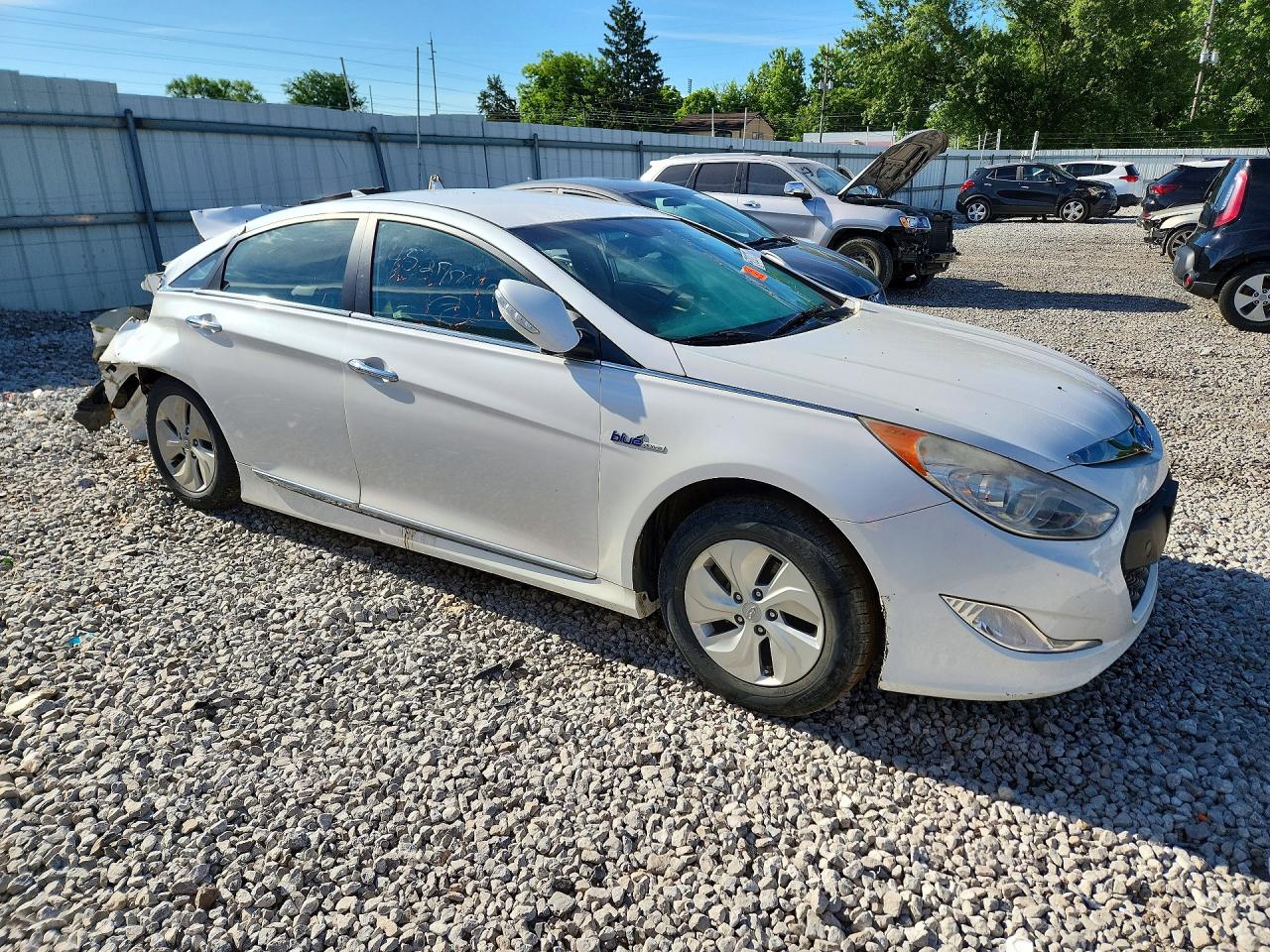 2015 Hyundai Sonata Hybrid Base White vin: KMHEC4A4XFA139802