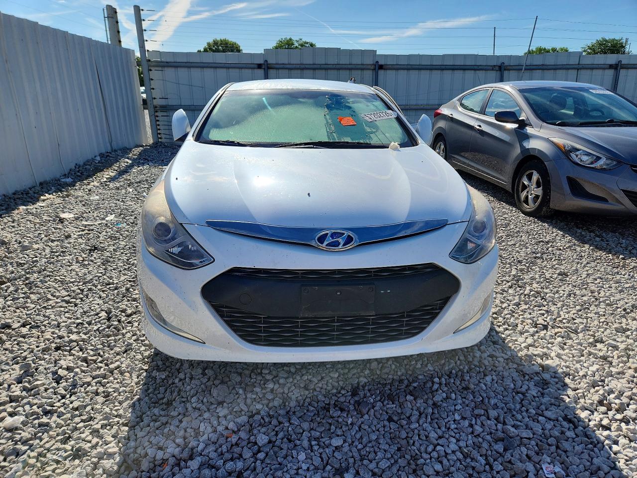 2015 Hyundai Sonata Hybrid Base White vin: KMHEC4A4XFA139802