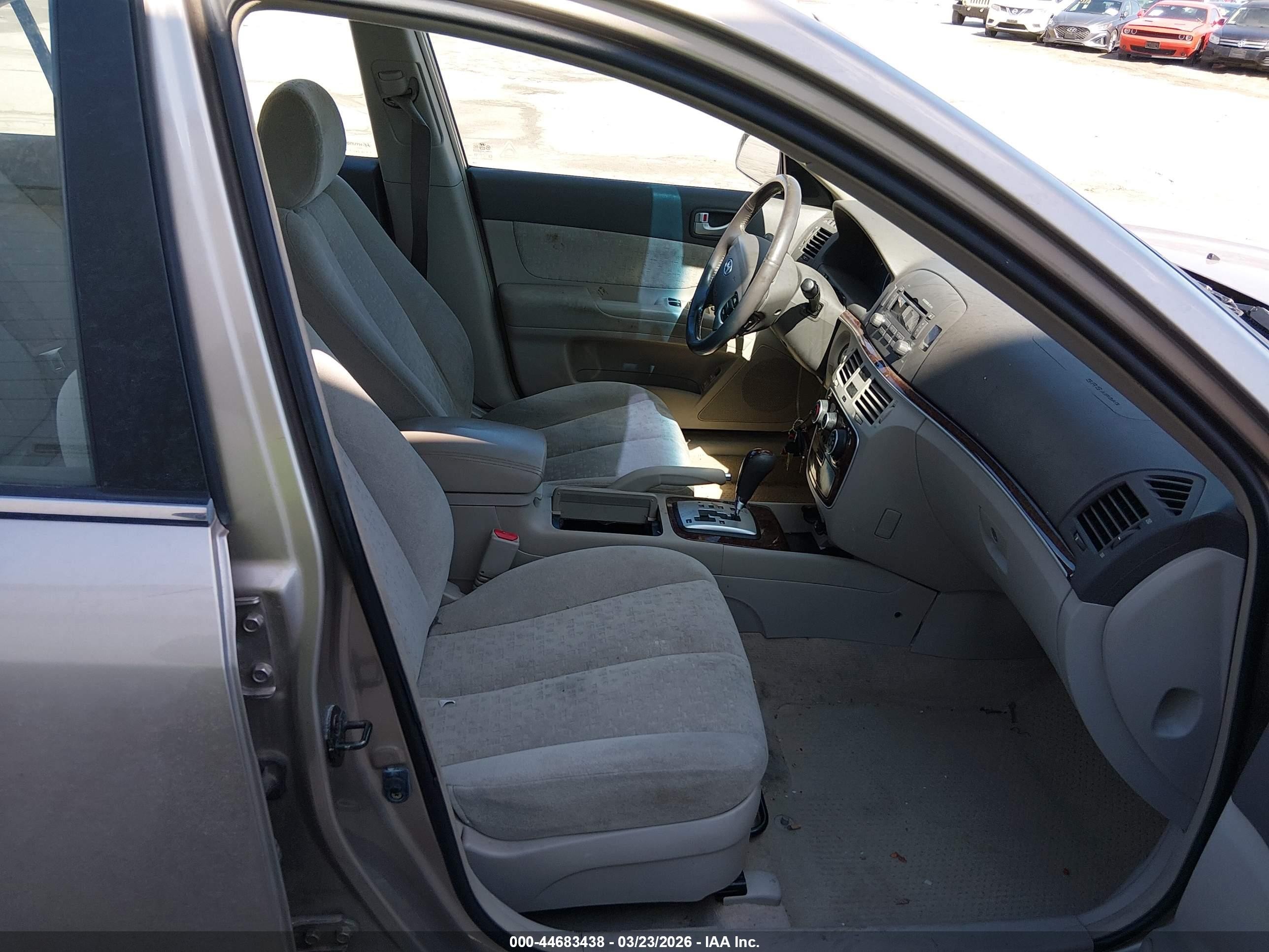 2006 Hyundai Sonata Gls Beige vin: KMHEU46C56A099044