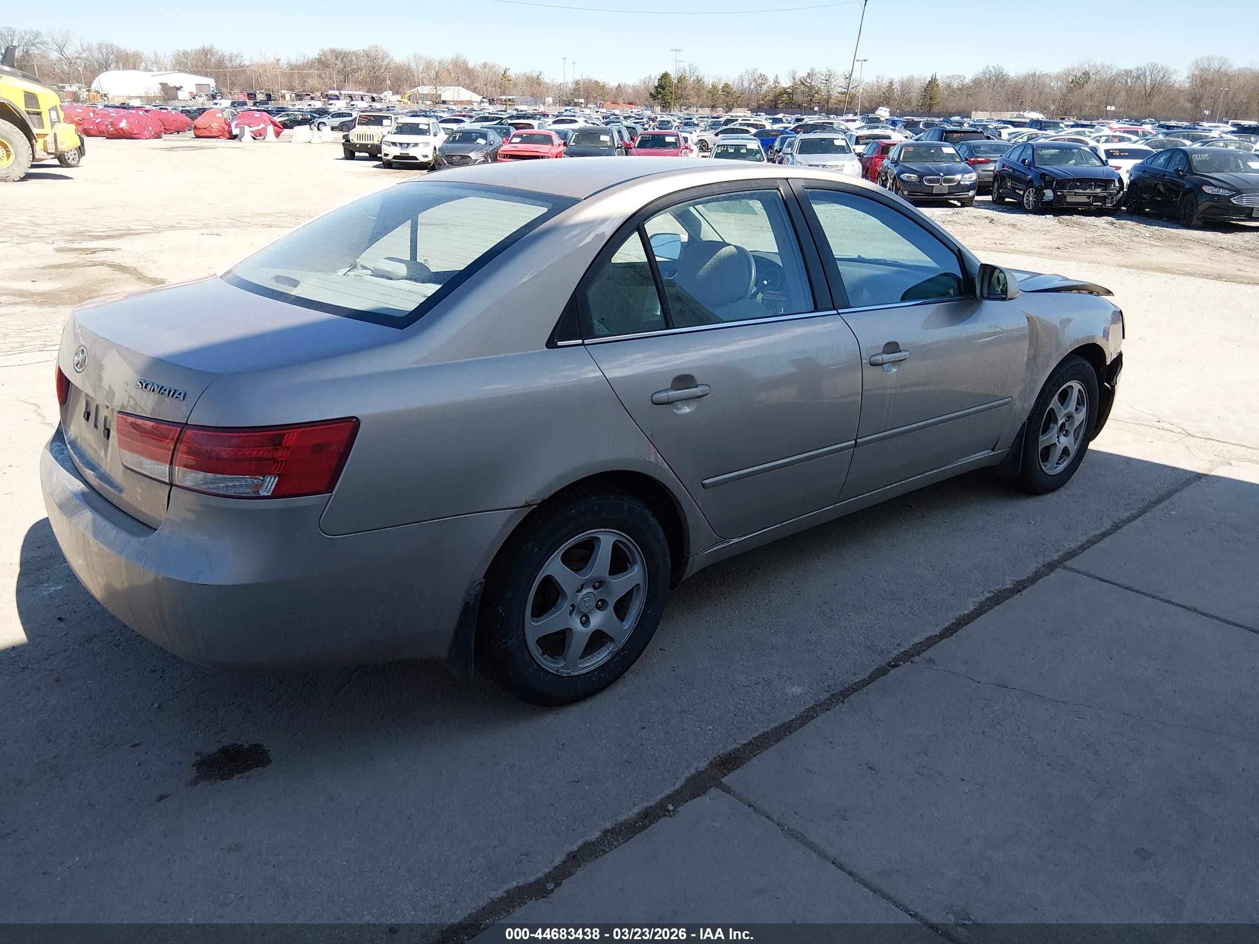 2006 Hyundai Sonata Gls Beige vin: KMHEU46C56A099044