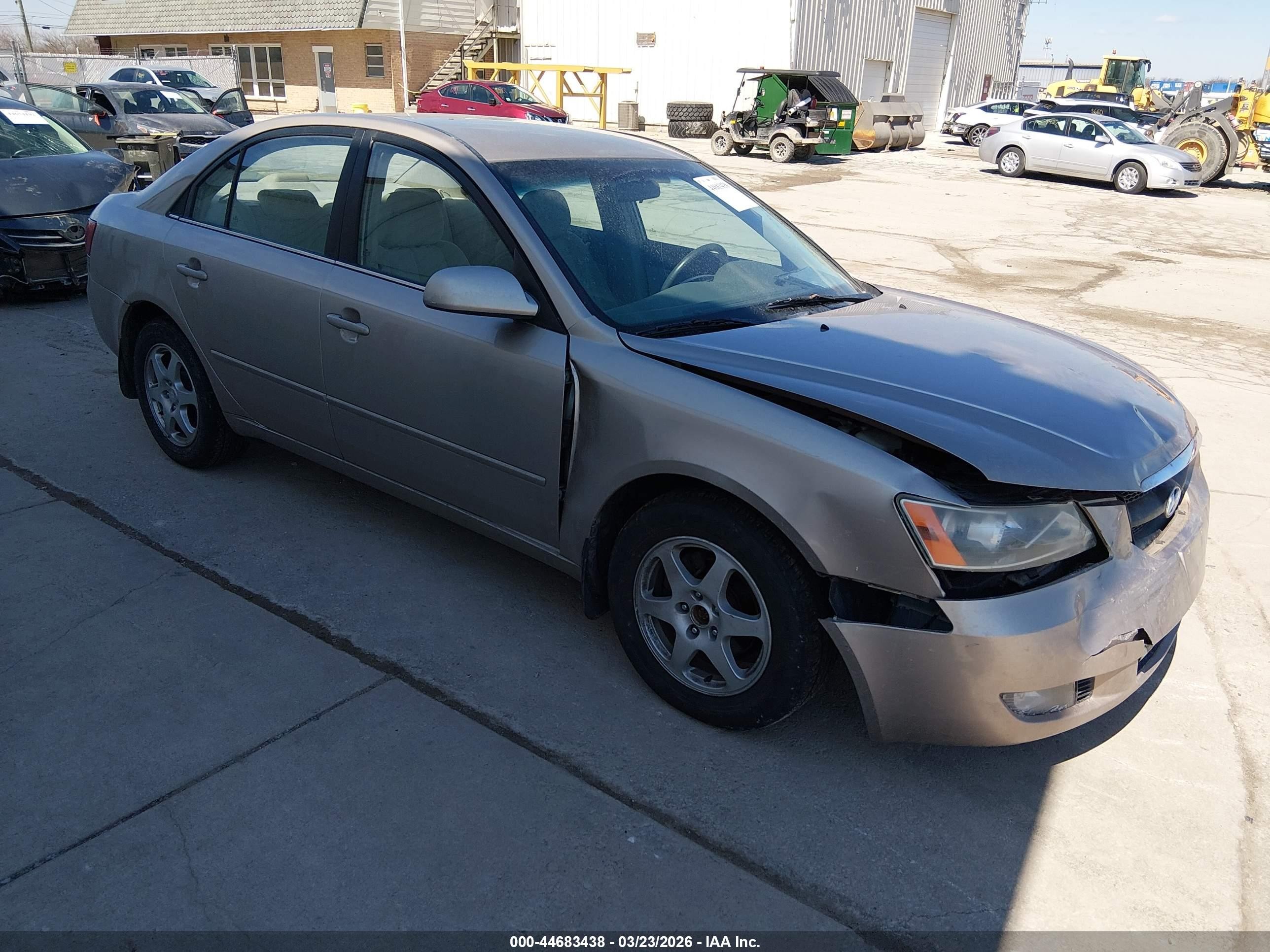 2006 Hyundai Sonata Gls Beige vin: KMHEU46C56A099044