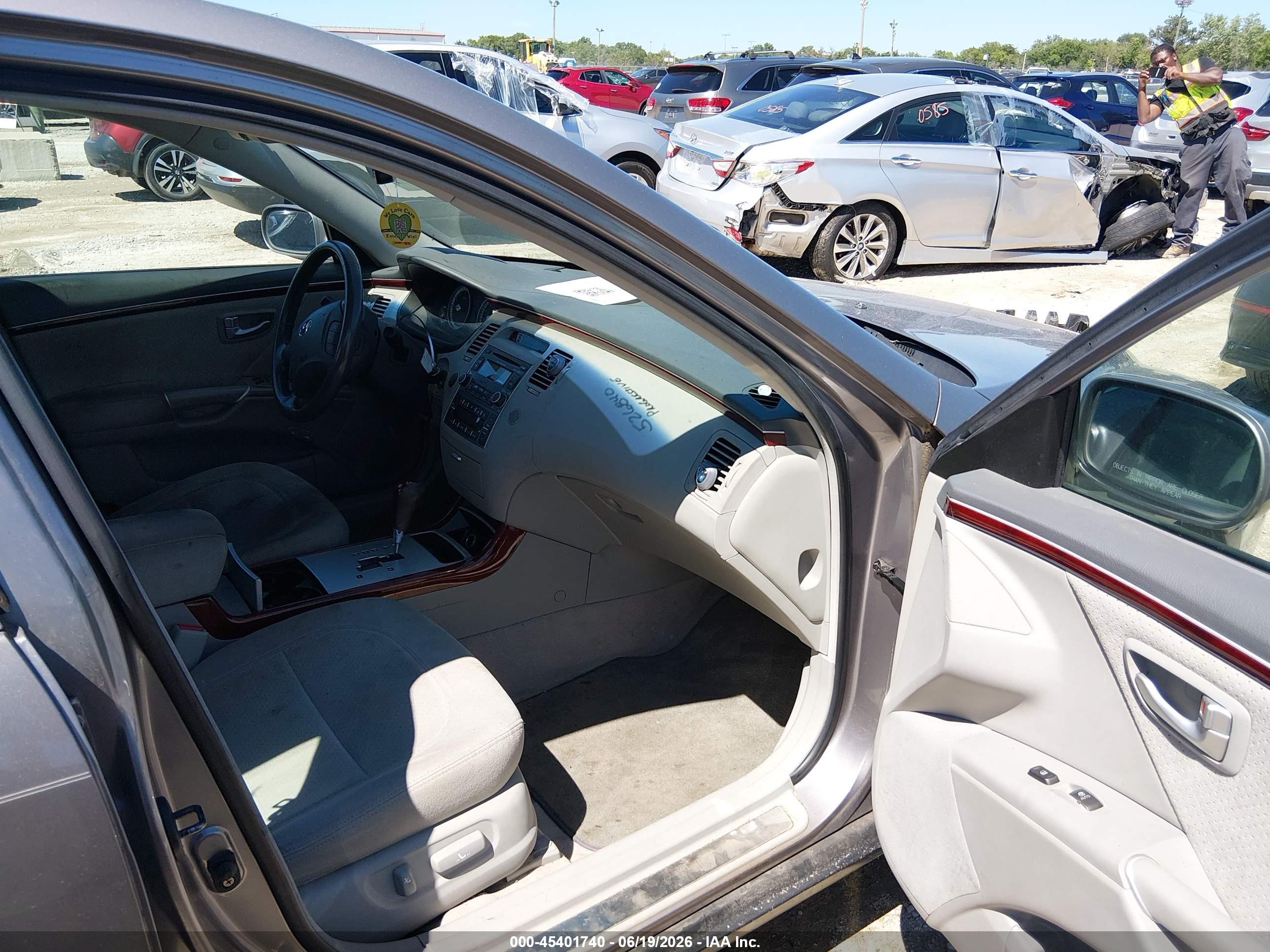 2007 Hyundai Azera Gls Silver vin: KMHFC46D07A180227