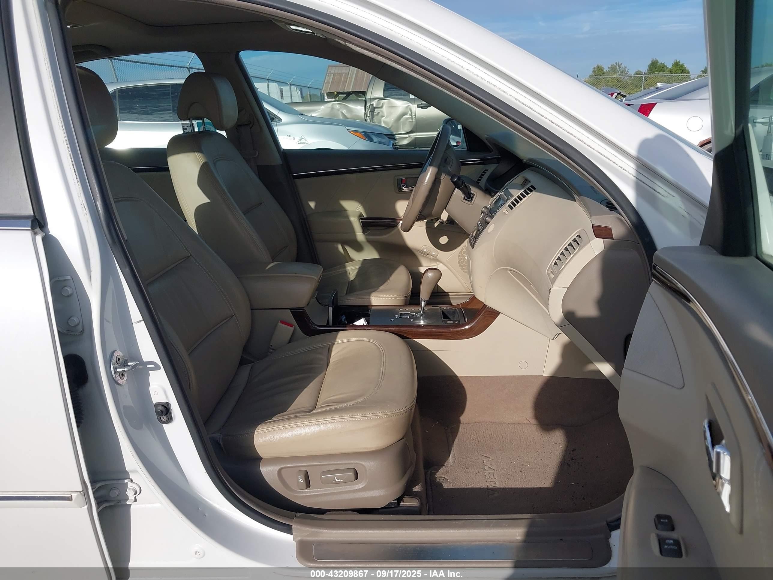 2009 Hyundai Azera Gls Белый vin: KMHFC46D09A351075