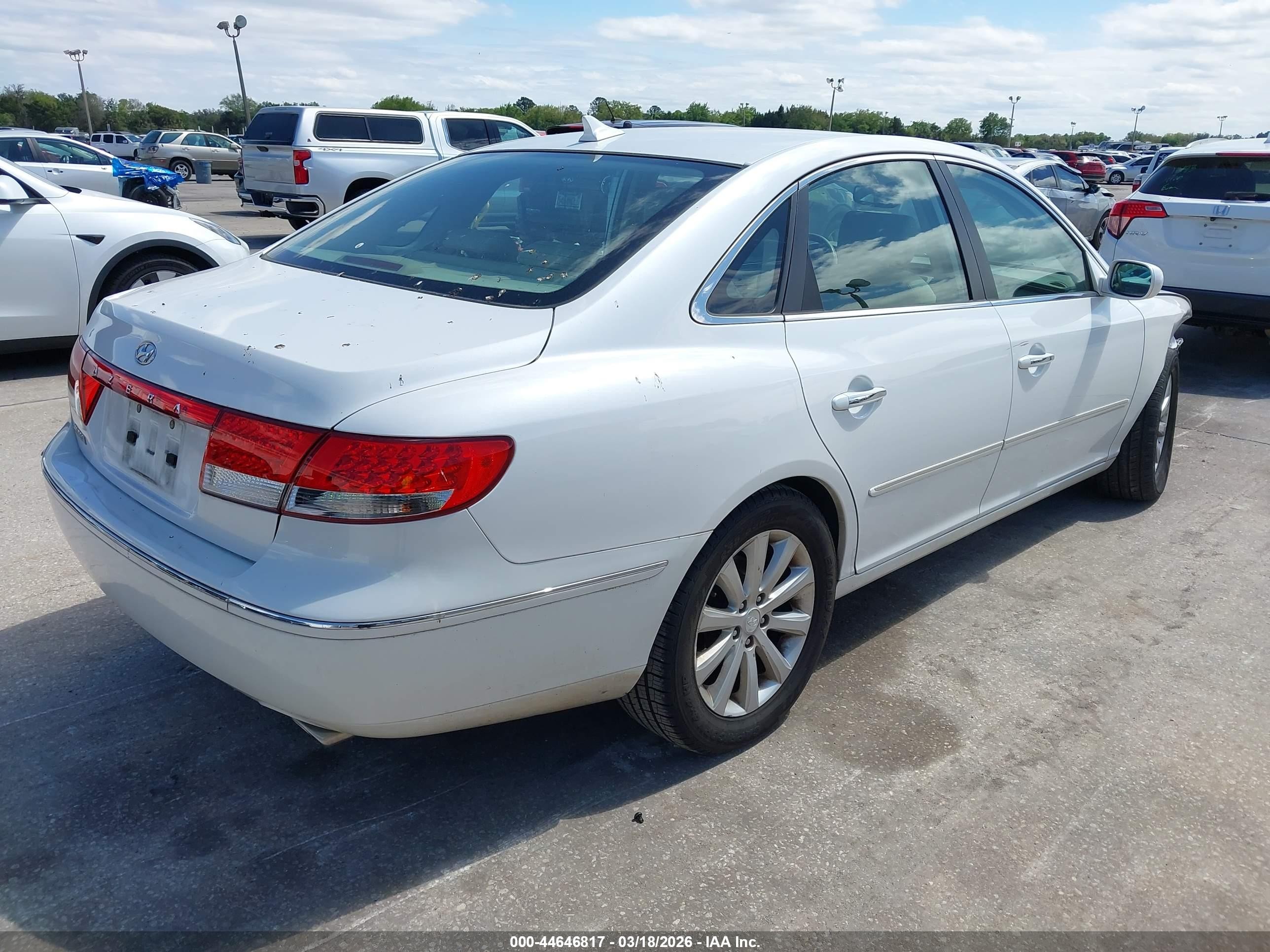 2009 Hyundai Azera Gls White vin: KMHFC46D09A358933