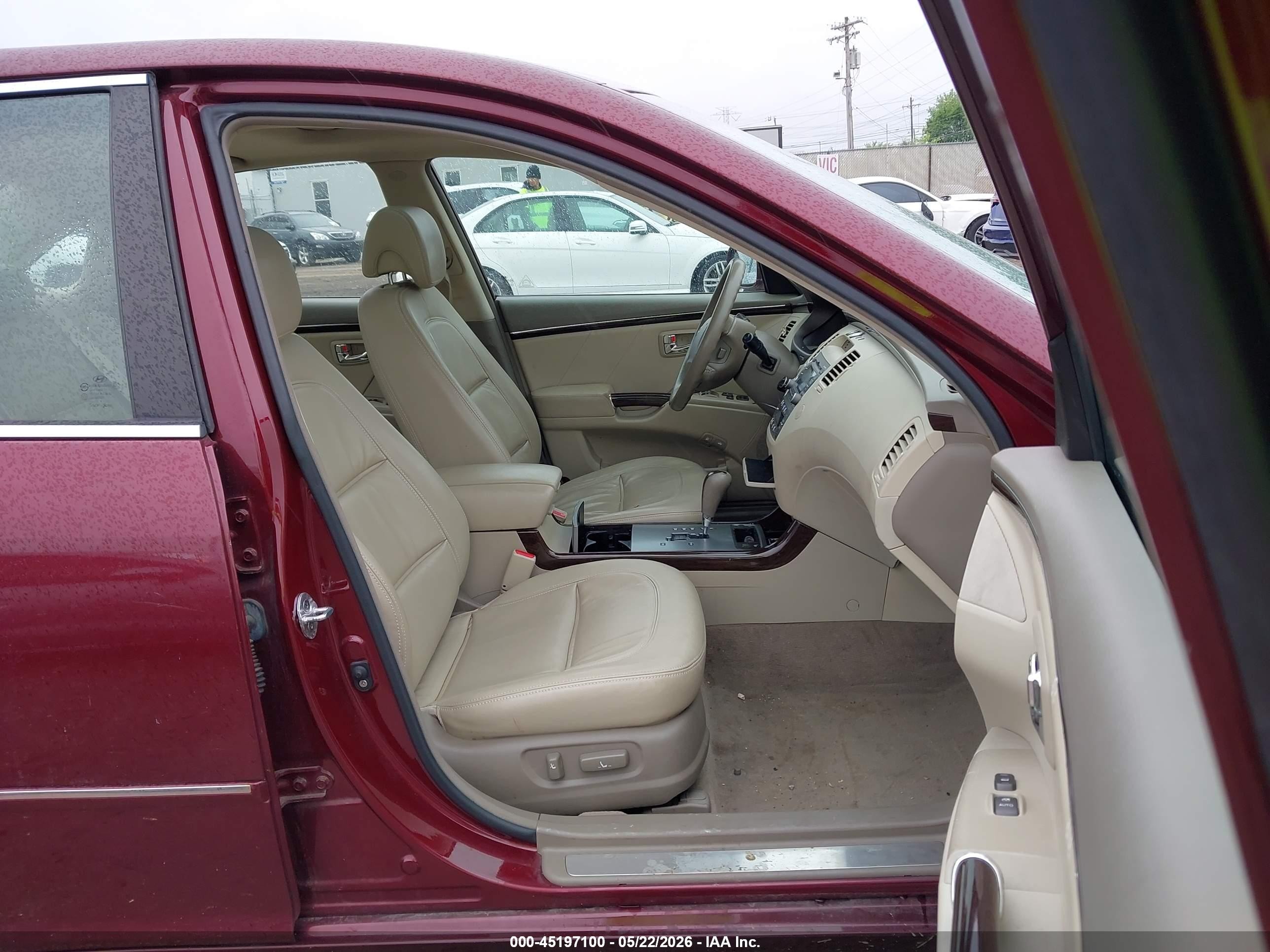 2009 Hyundai Azera Gls Red vin: KMHFC46D09A360892