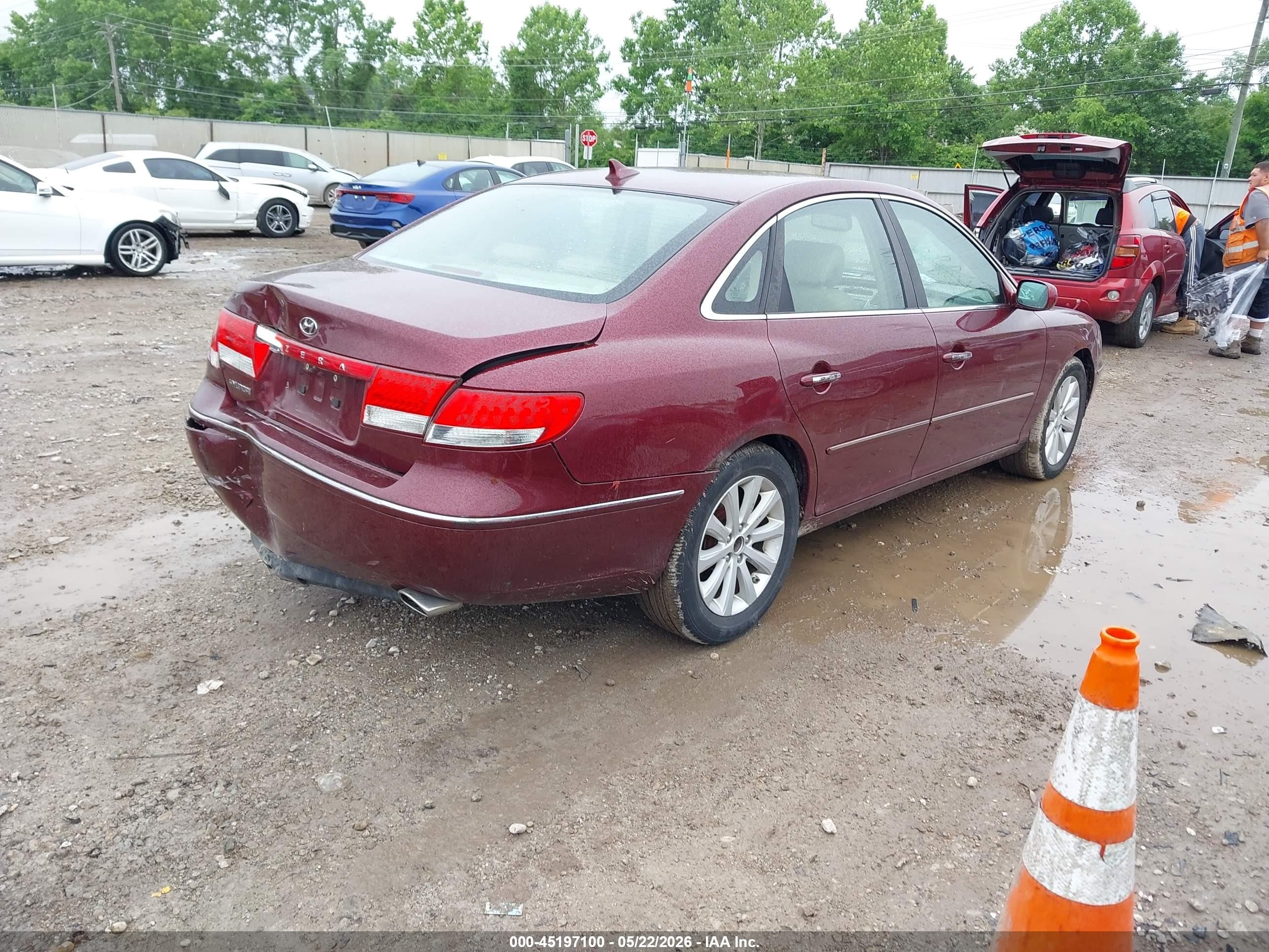 2009 Hyundai Azera Gls Red vin: KMHFC46D09A360892
