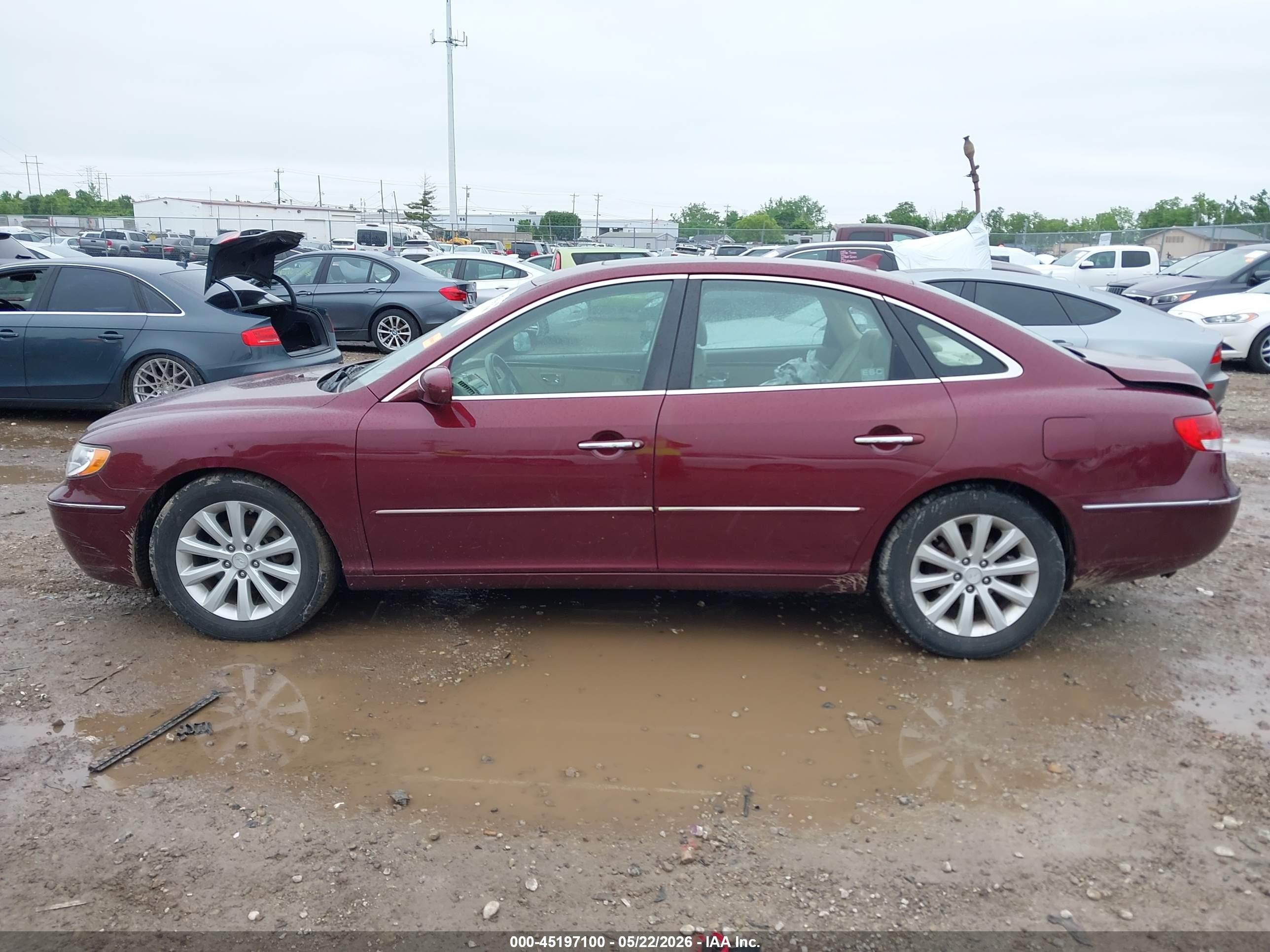 2009 Hyundai Azera Gls Red vin: KMHFC46D09A360892