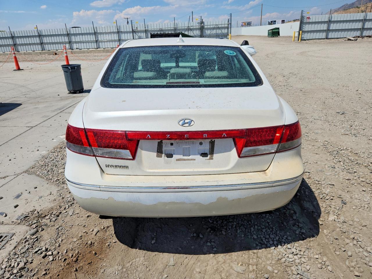 2009 Hyundai Azera Gls White vin: KMHFC46D39A349918