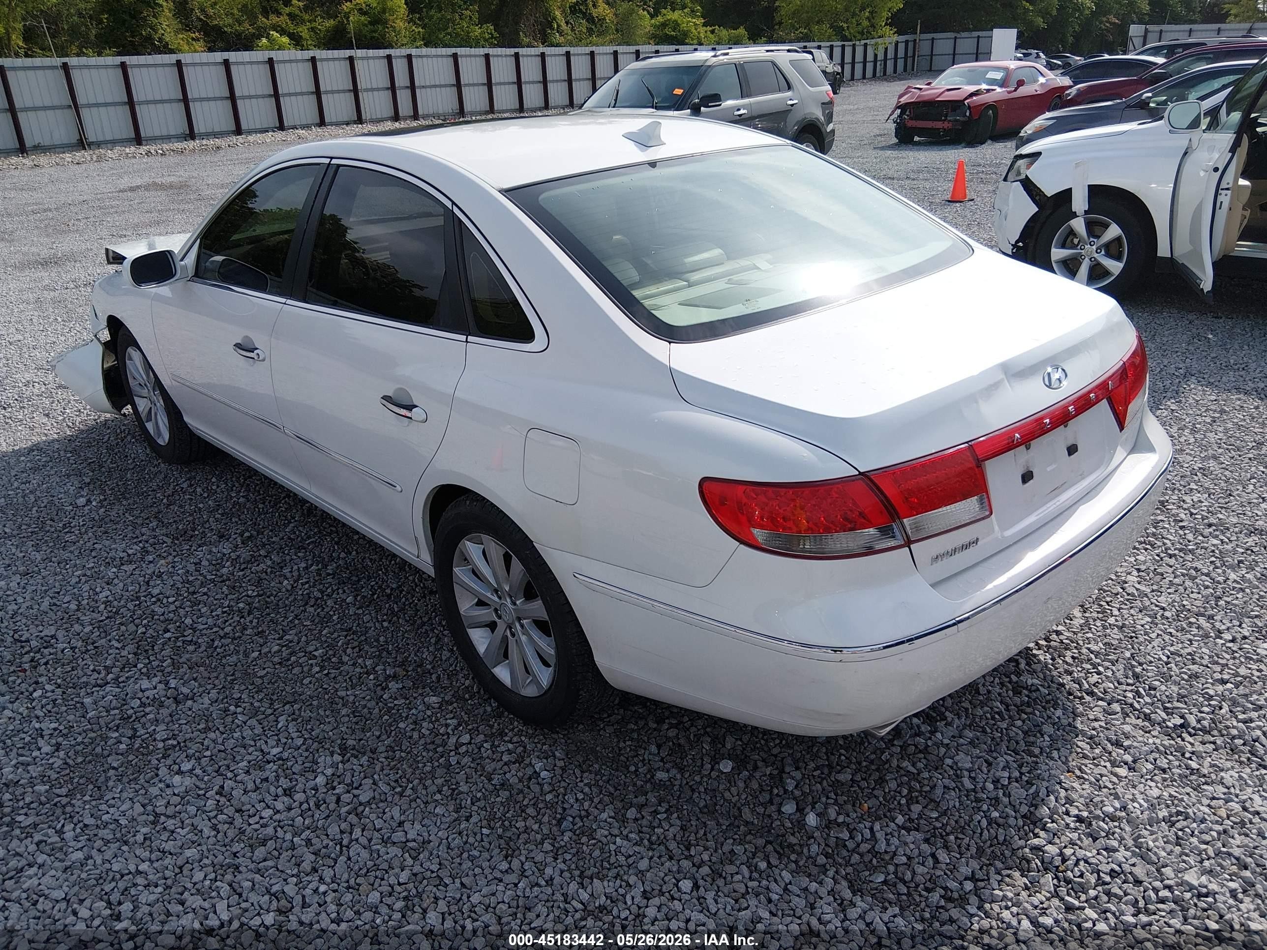 2009 Hyundai Azera Gls White vin: KMHFC46D39A360532