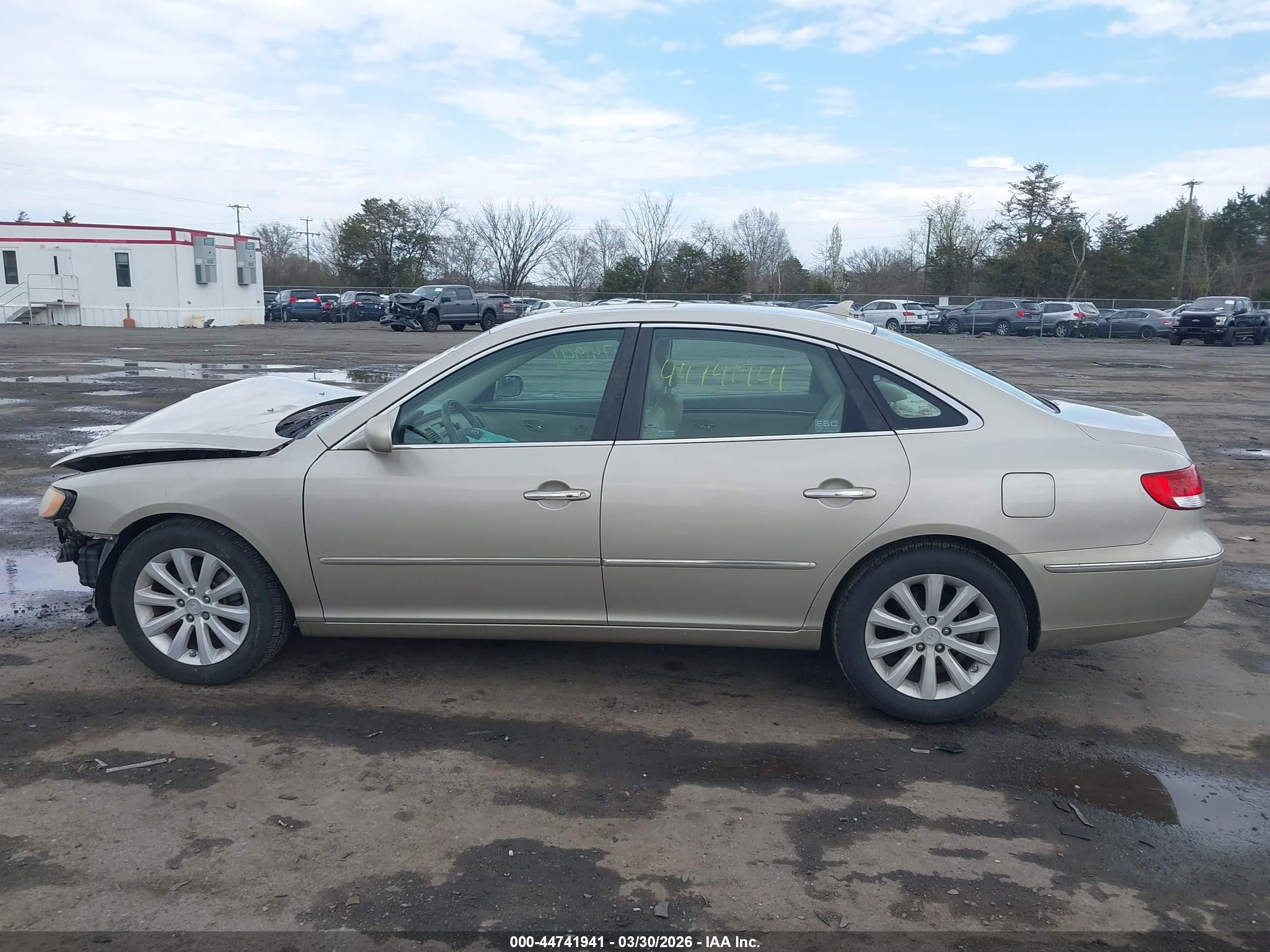 2009 Hyundai Azera Gls Золотой vin: KMHFC46D49A349846