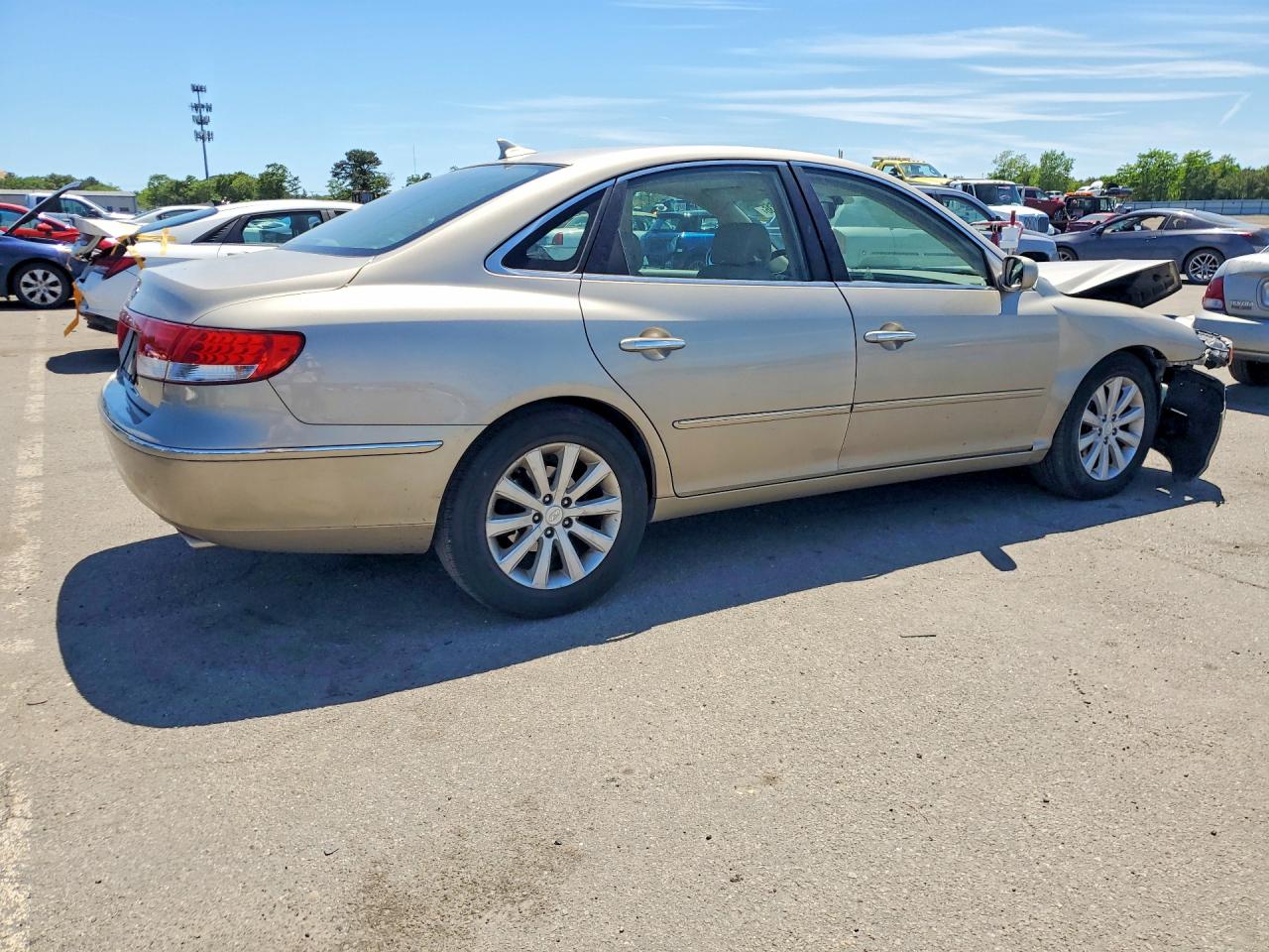 2009 Hyundai Azera Gls Beige vin: KMHFC46D59A352917