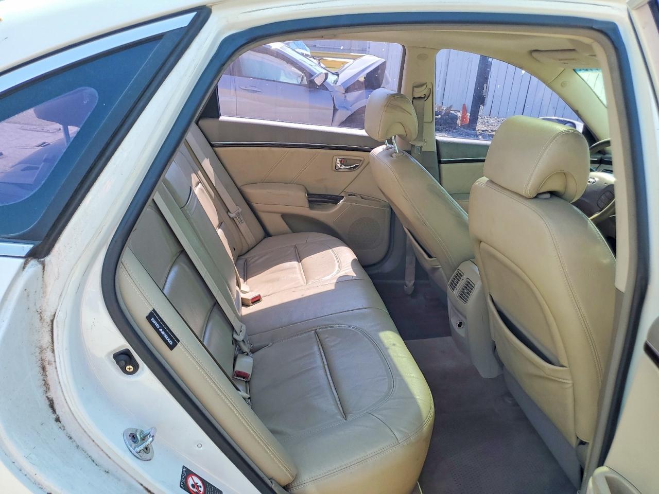 2009 Hyundai Azera Gls White vin: KMHFC46D79A354510