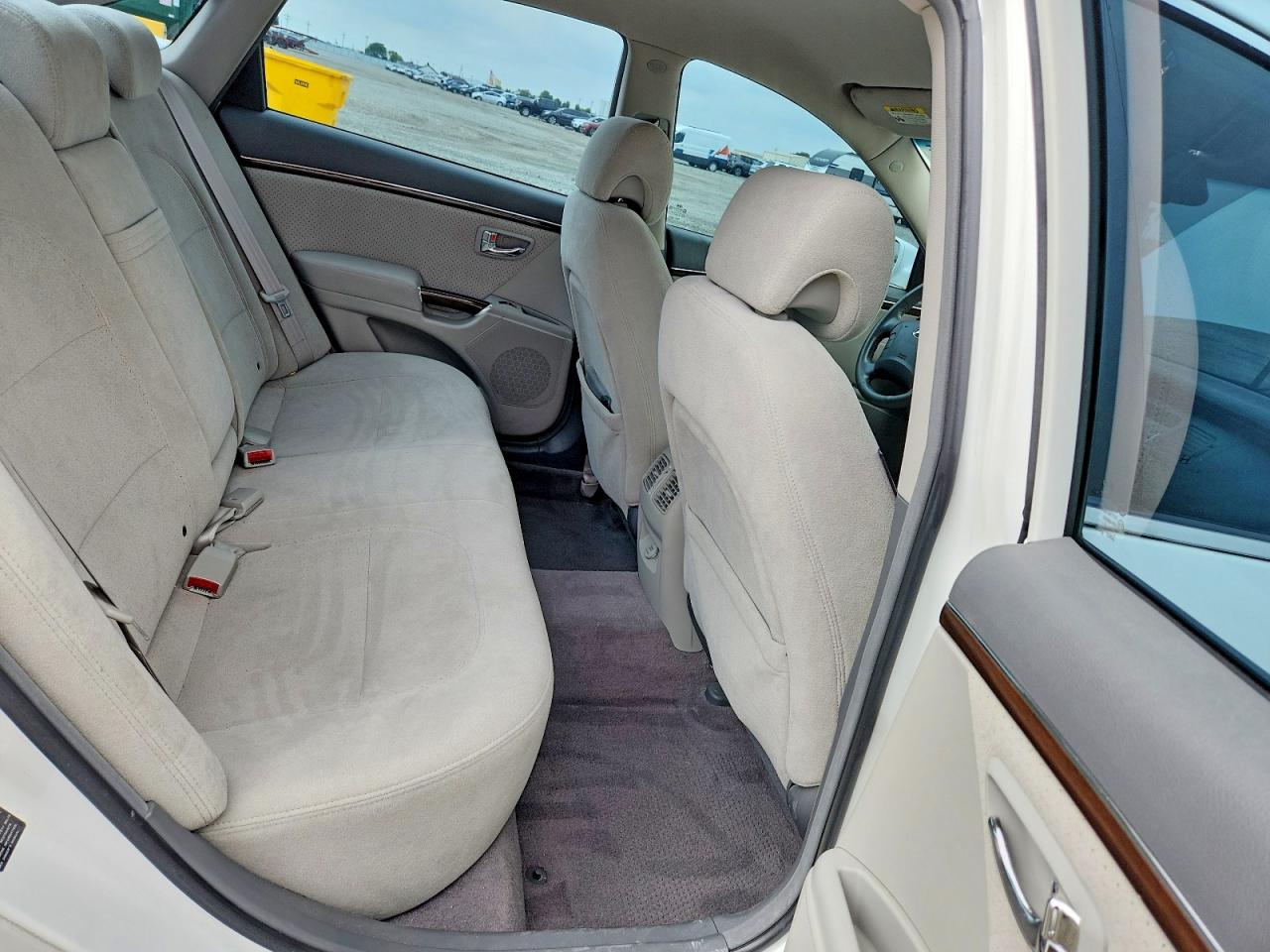2009 Hyundai Azera Gls White vin: KMHFC46D79A360047