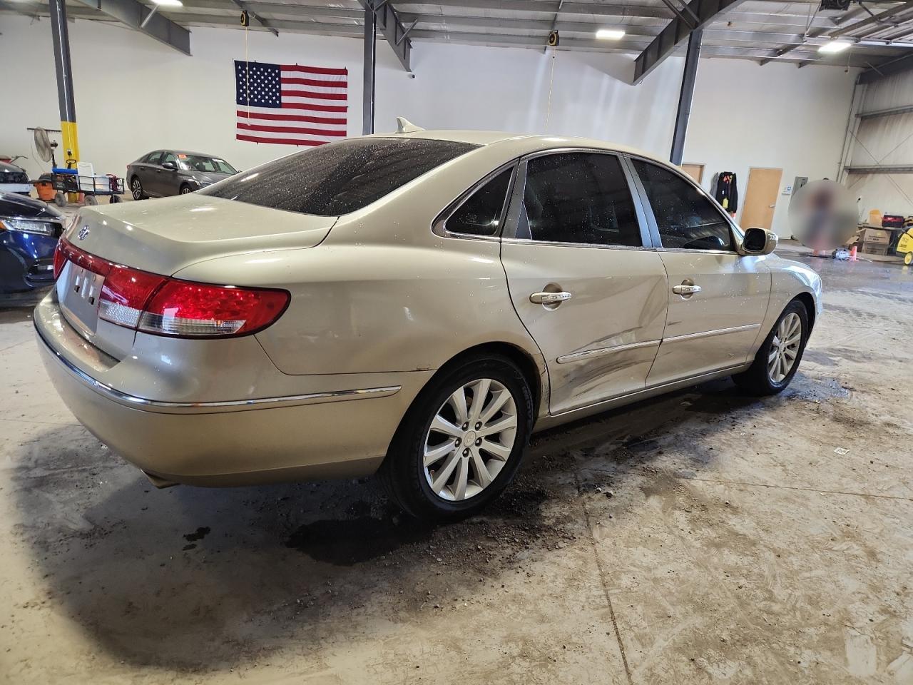 2009 Hyundai Azera Gls Cream vin: KMHFC46D89A350353