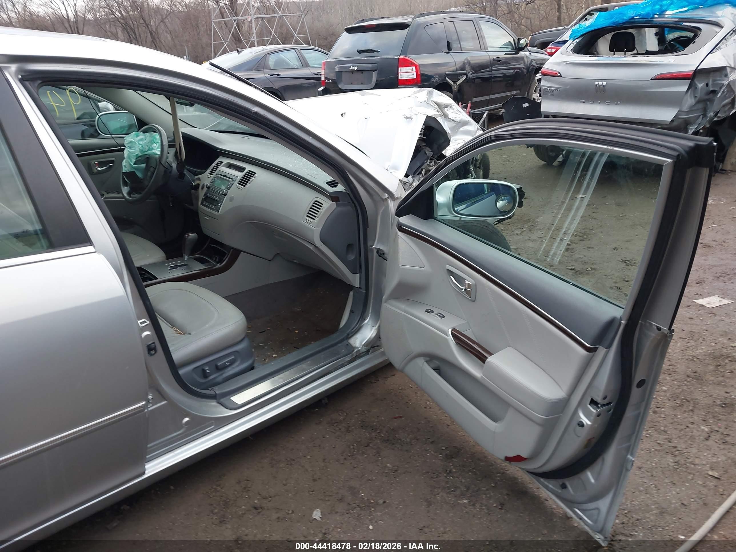 2009 Hyundai Azera Gls Silver vin: KMHFC46D89A352135