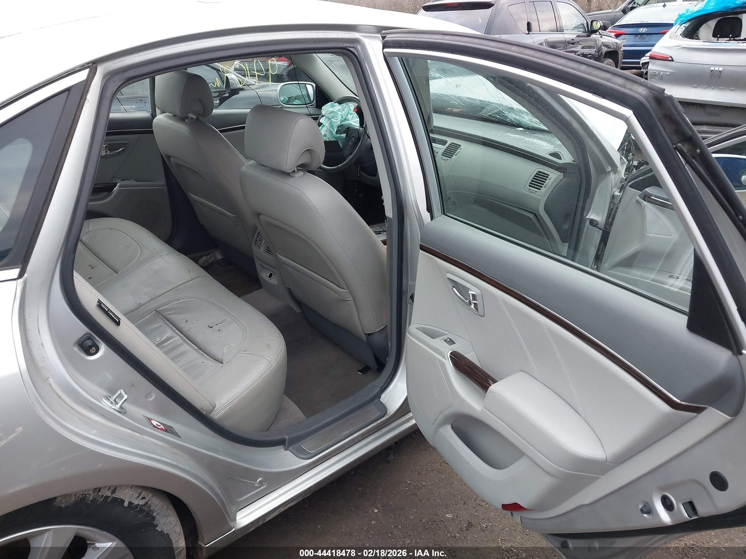 2009 Hyundai Azera Gls Silver vin: KMHFC46D89A352135