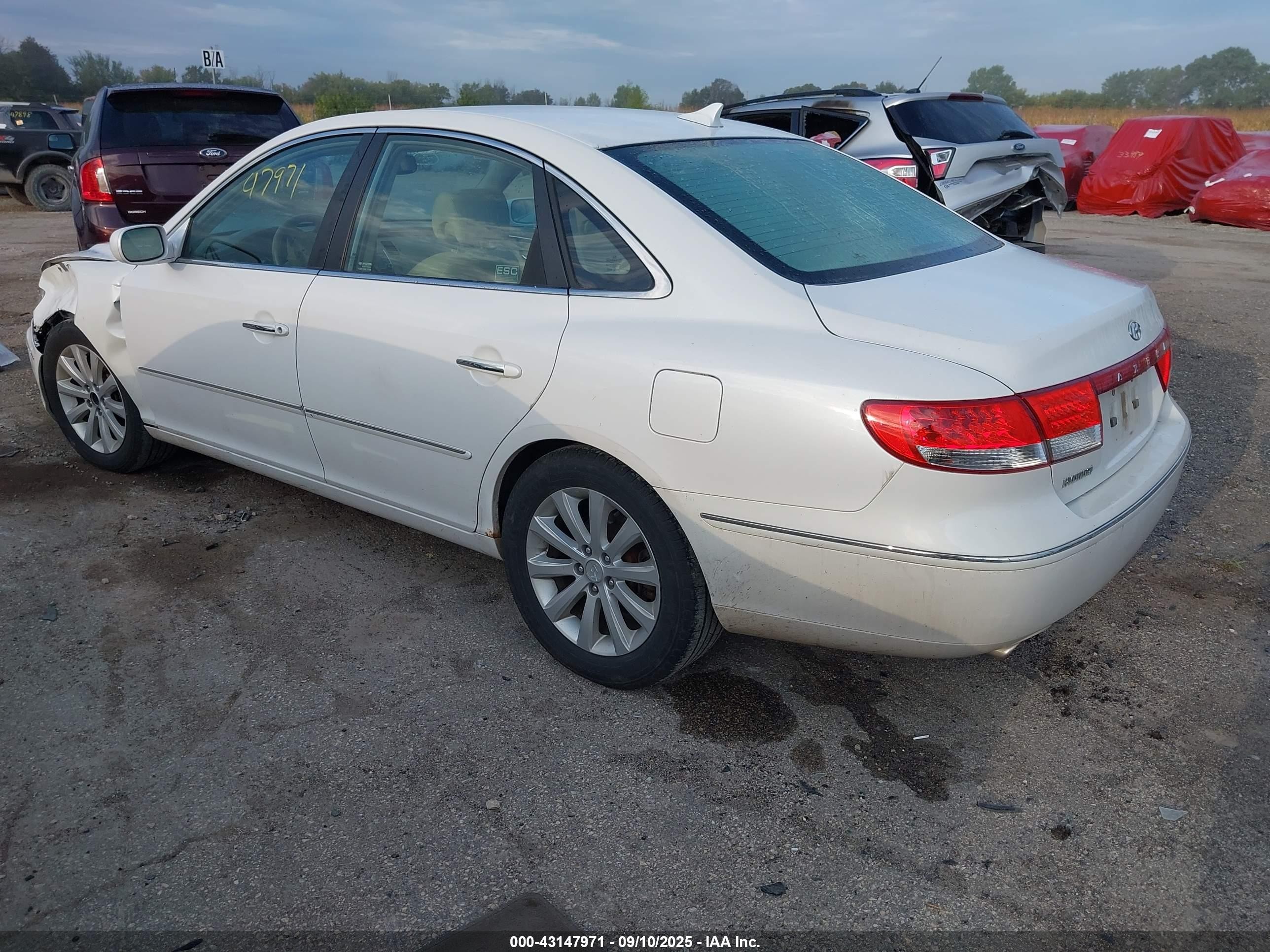 2009 Hyundai Azera Gls White vin: KMHFC46DX9A360592