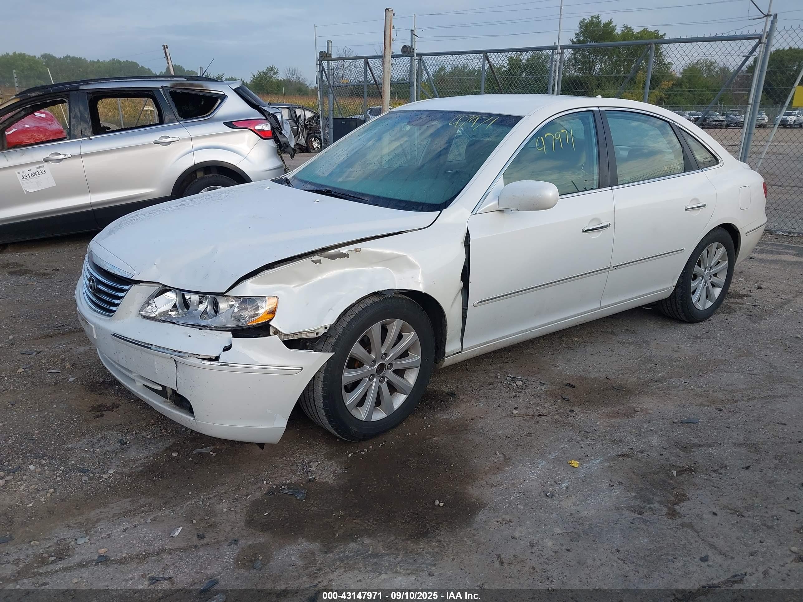 2009 Hyundai Azera Gls White vin: KMHFC46DX9A360592