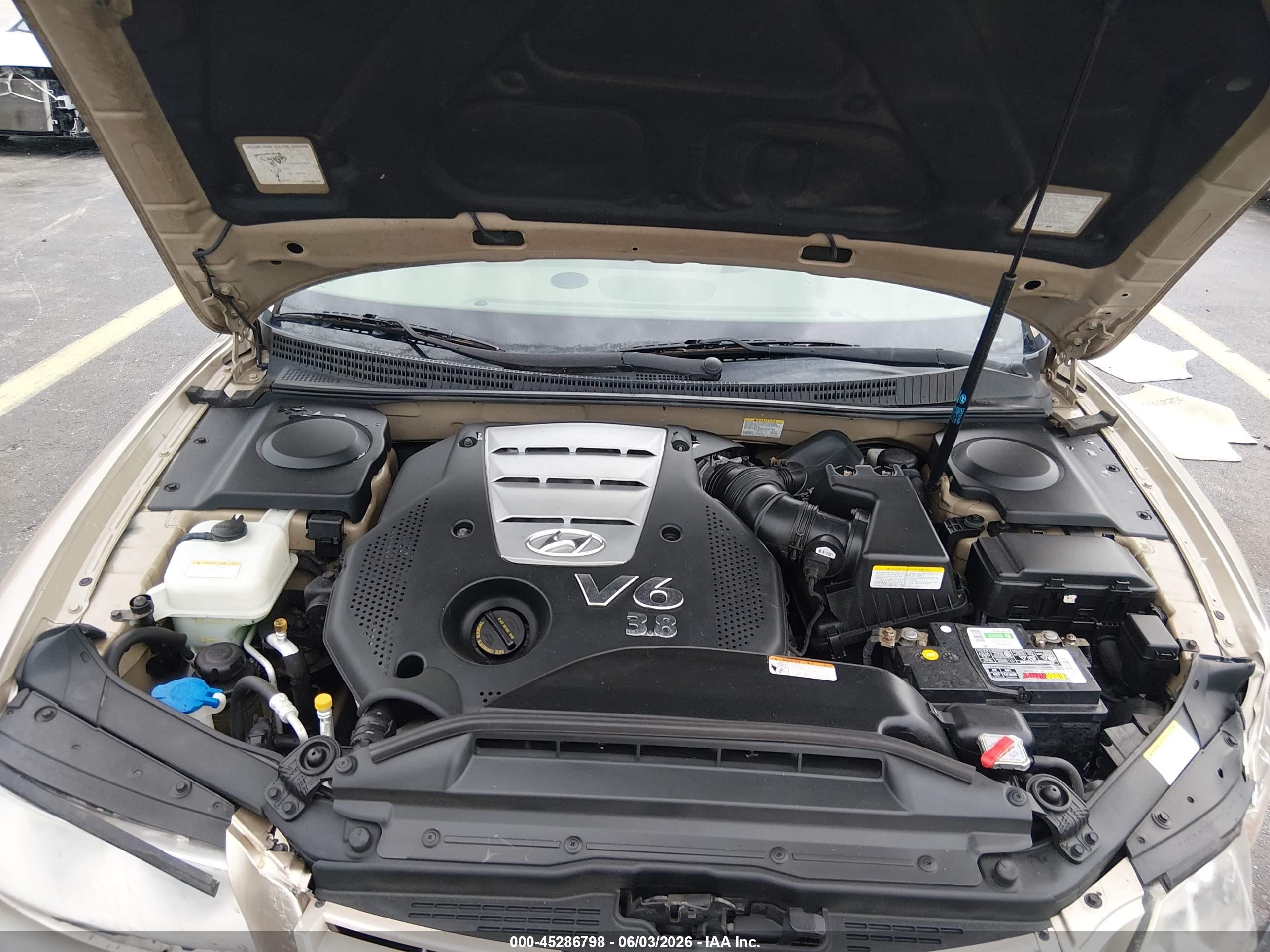 2006 Hyundai Azera Limited/se Cream vin: KMHFC46F06A084582