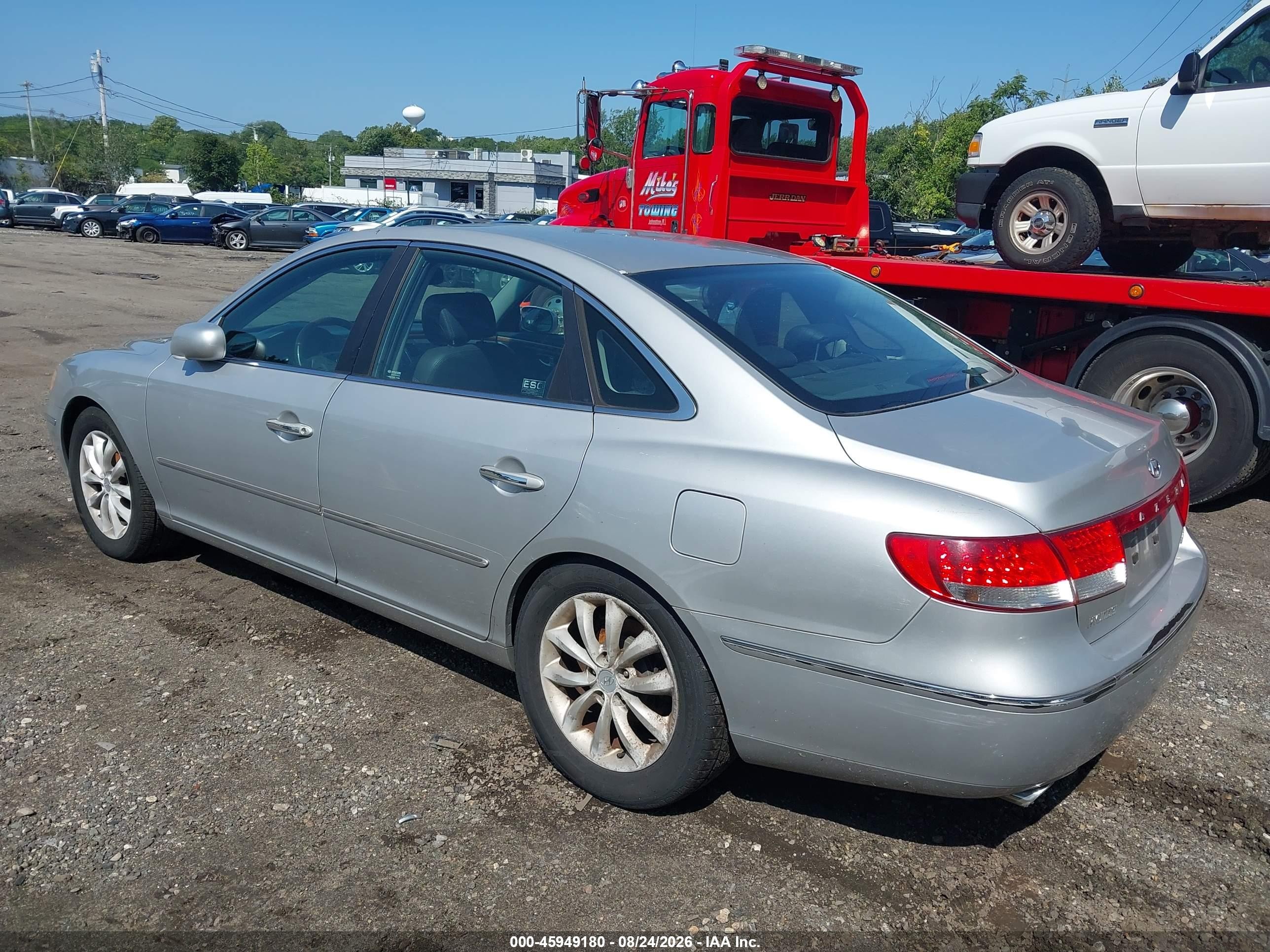 2006 Hyundai Azera Limited/se Silver vin: KMHFC46F06A133814