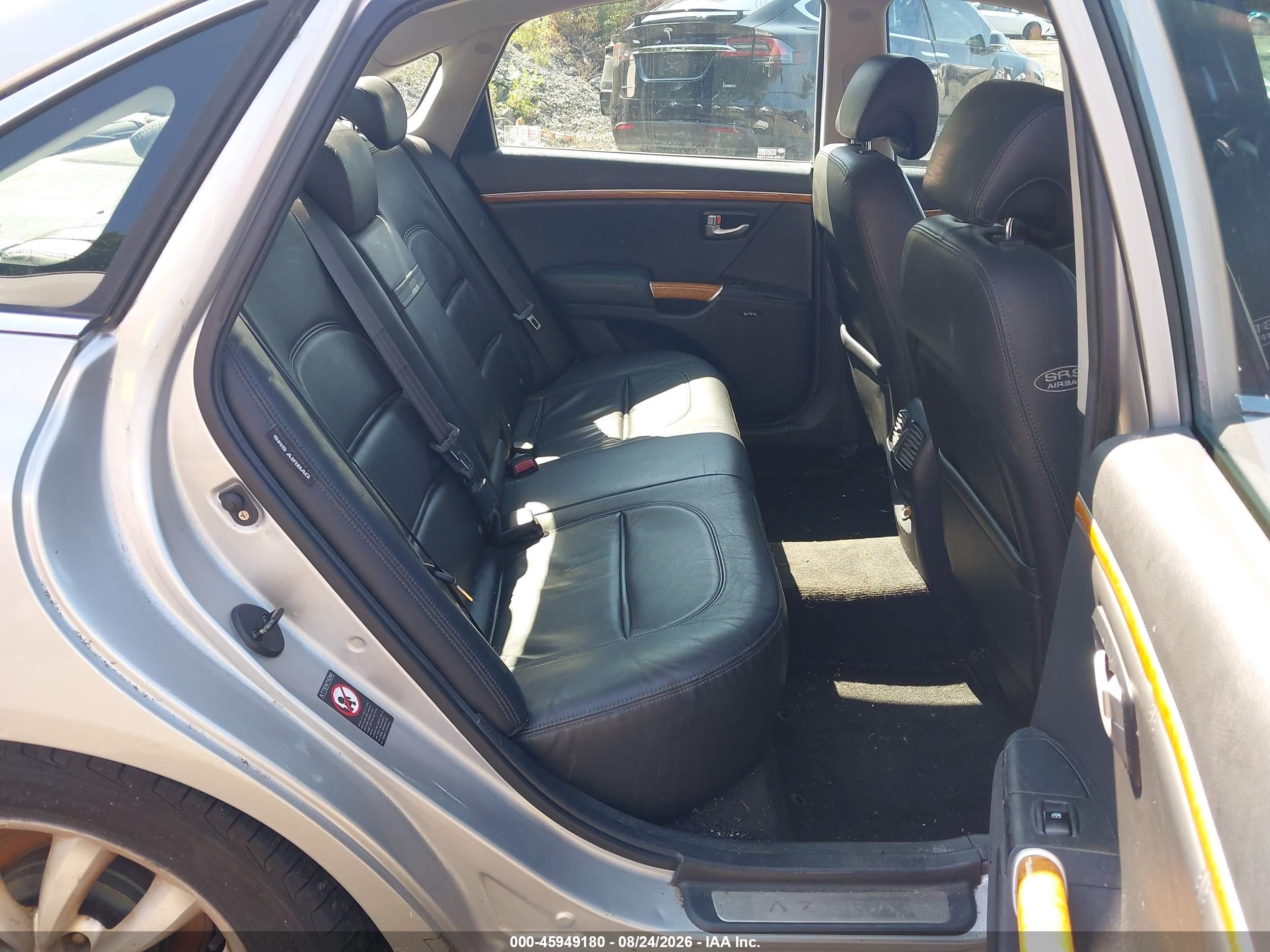 2006 Hyundai Azera Limited/se Silver vin: KMHFC46F06A133814