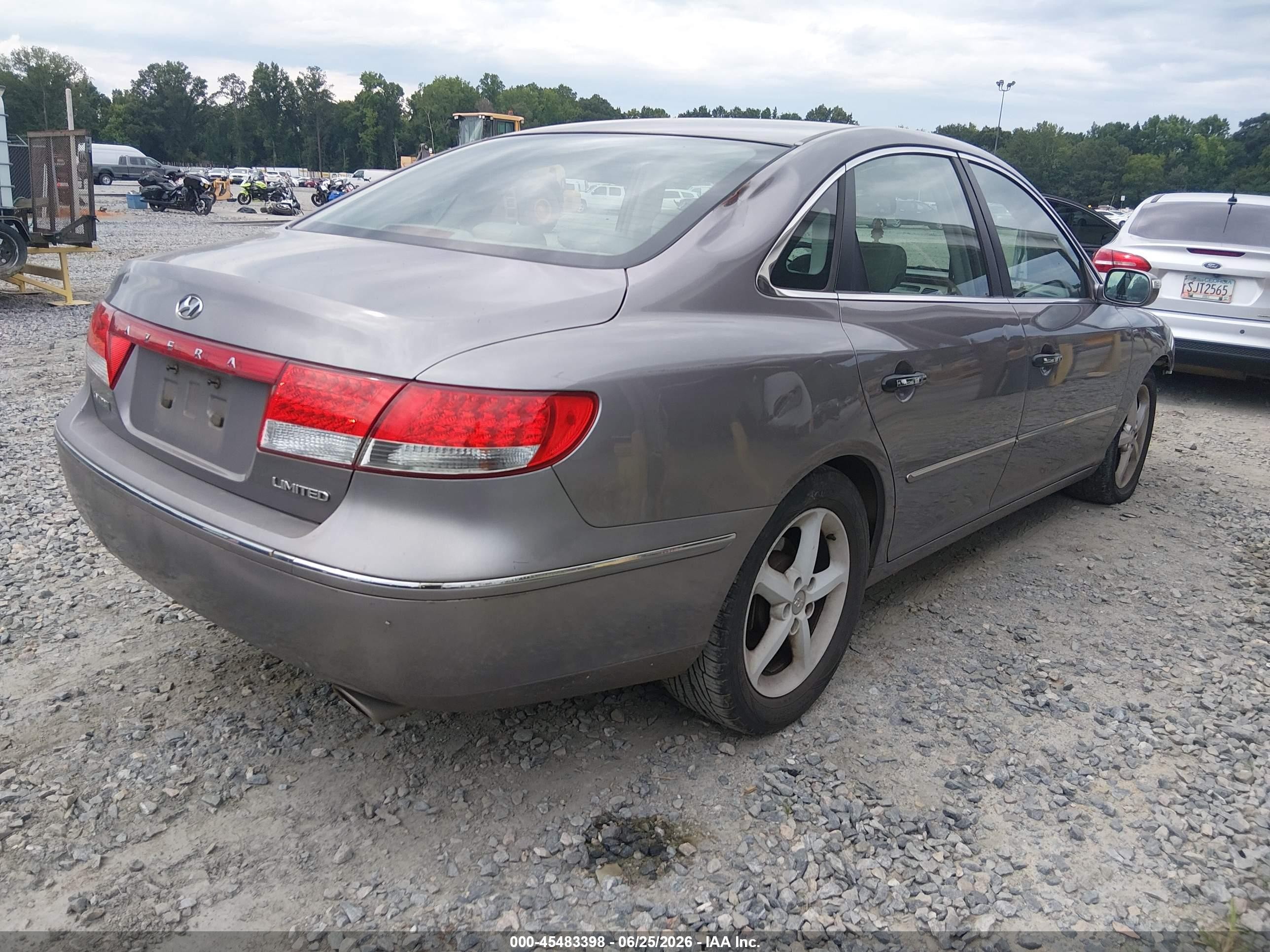 2007 Hyundai Azera Limited/se Gray vin: KMHFC46F07A143759