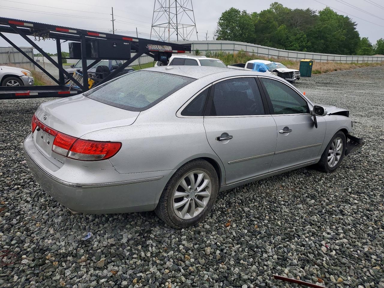 2008 Hyundai Azera Limited Silver vin: KMHFC46F08A288849