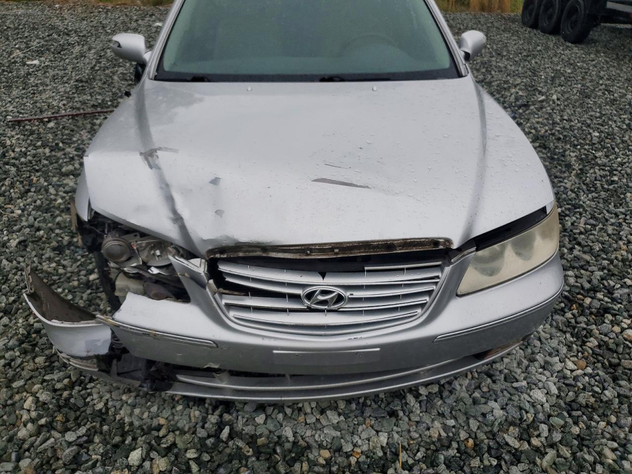 2008 Hyundai Azera Limited Silver vin: KMHFC46F08A288849