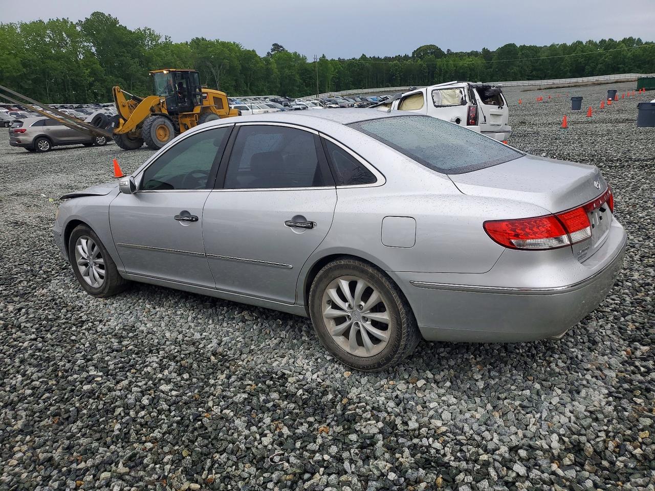 2008 Hyundai Azera Limited Silver vin: KMHFC46F08A288849