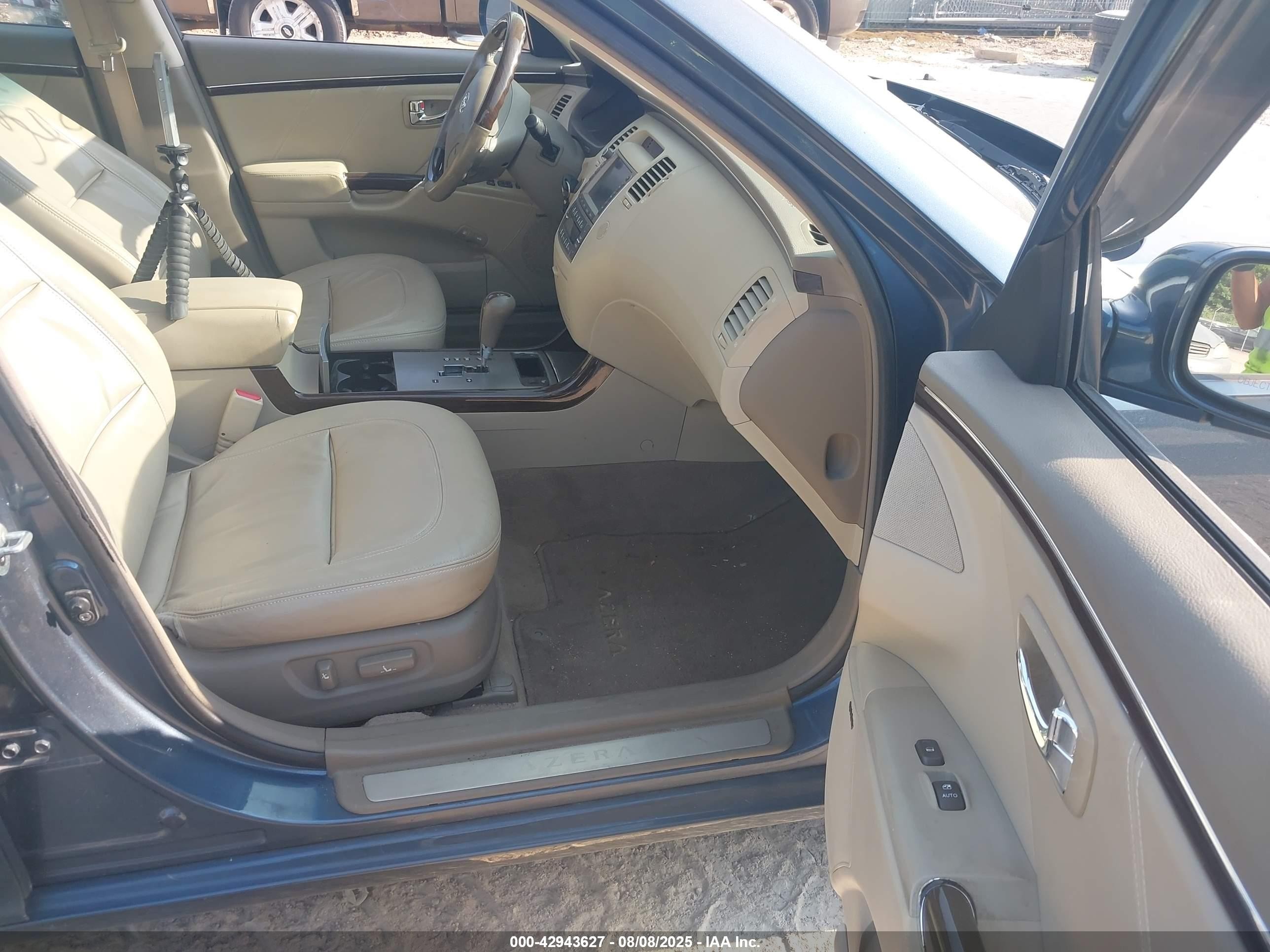 2009 Hyundai Azera Limited Blue vin: KMHFC46F09A357329