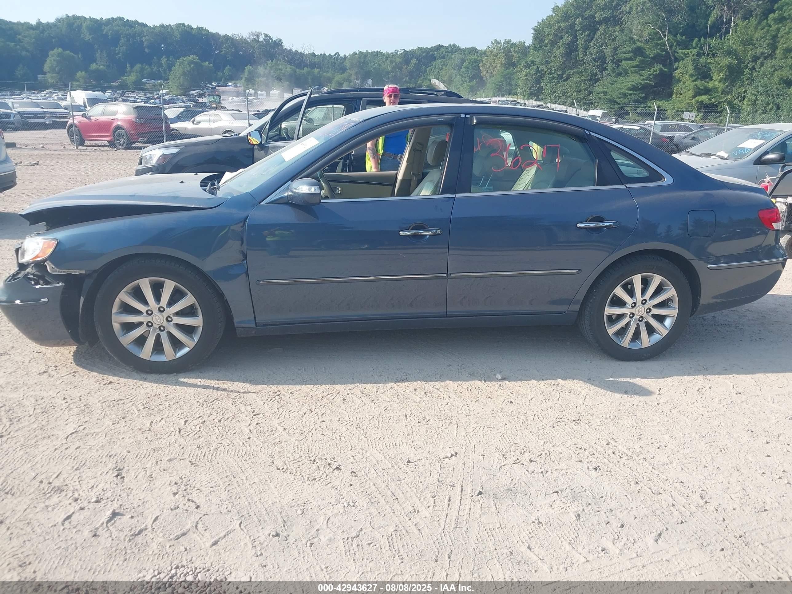 2009 Hyundai Azera Limited Blue vin: KMHFC46F09A357329