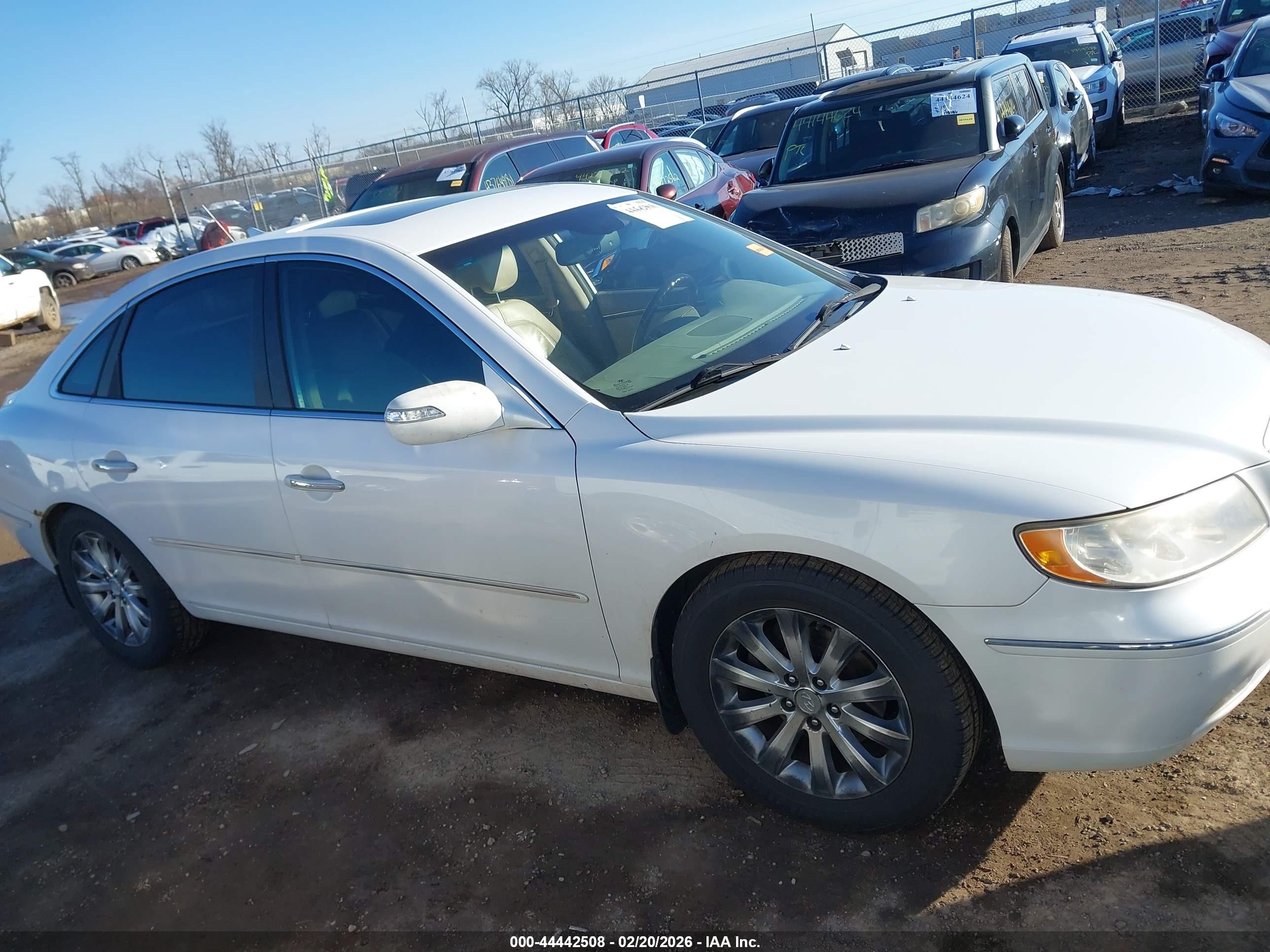 2009 Hyundai Azera Limited Белый vin: KMHFC46F09A374003