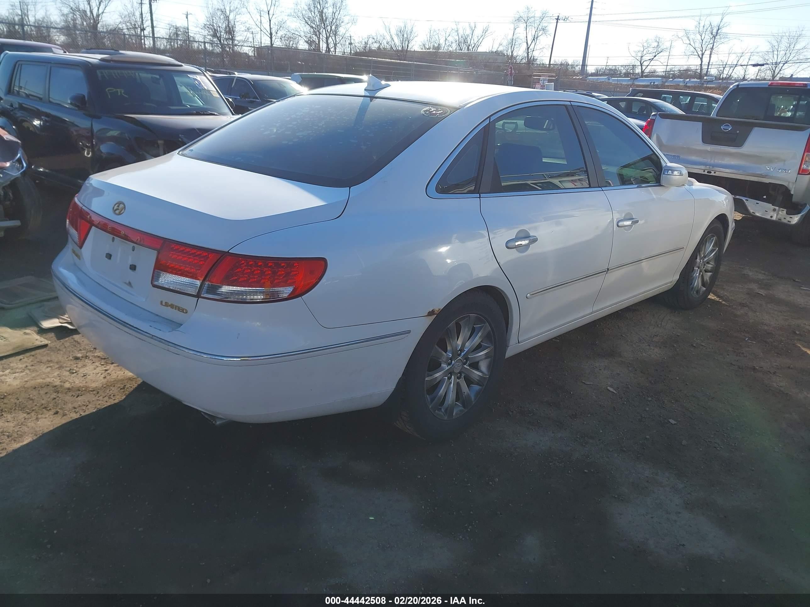 2009 Hyundai Azera Limited Белый vin: KMHFC46F09A374003