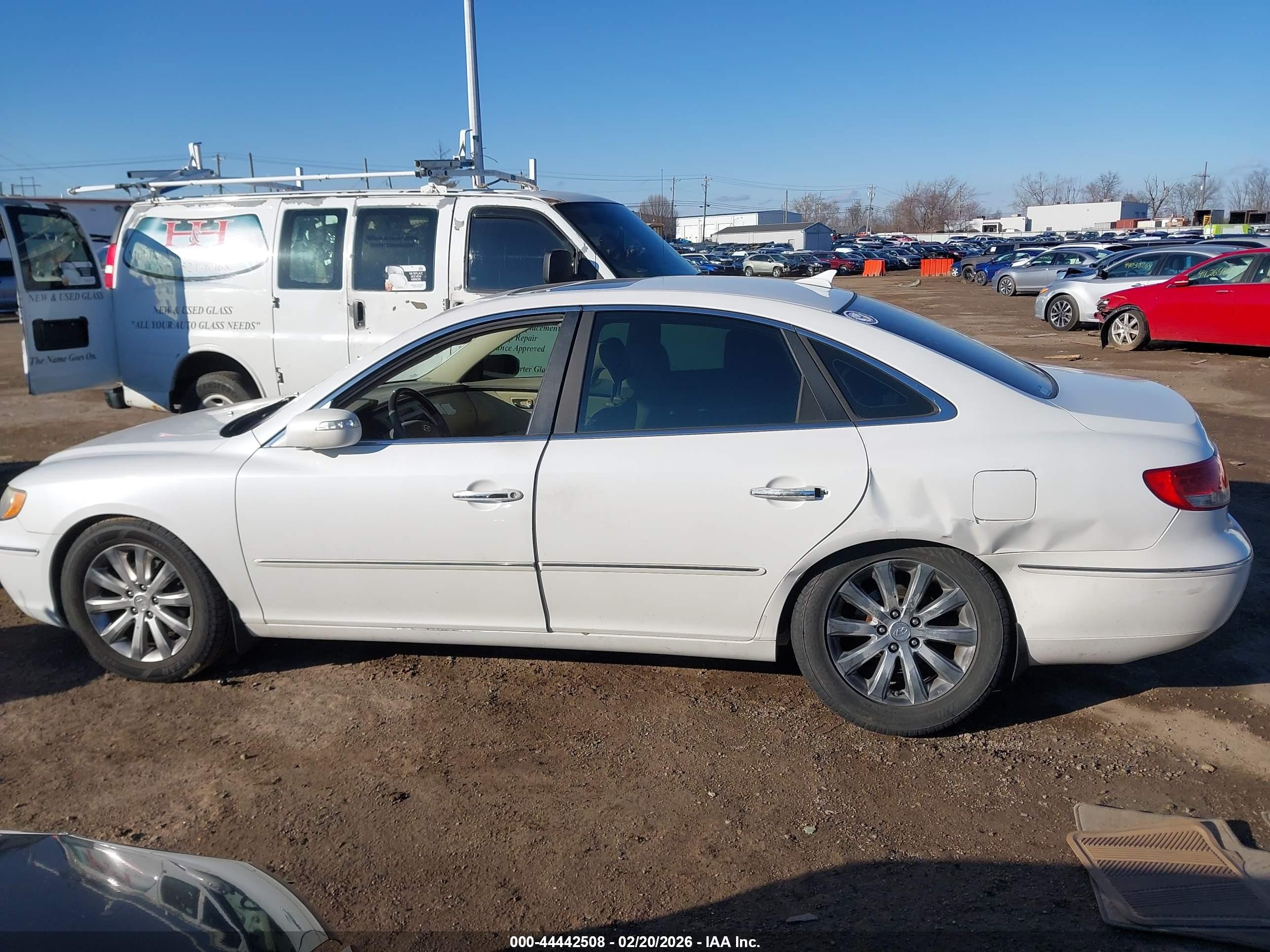 2009 Hyundai Azera Limited Белый vin: KMHFC46F09A374003