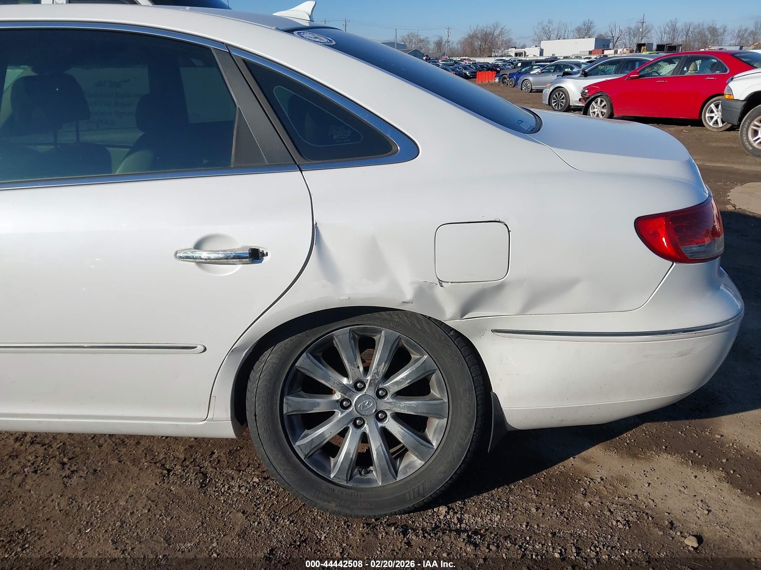 2009 Hyundai Azera Limited Белый vin: KMHFC46F09A374003