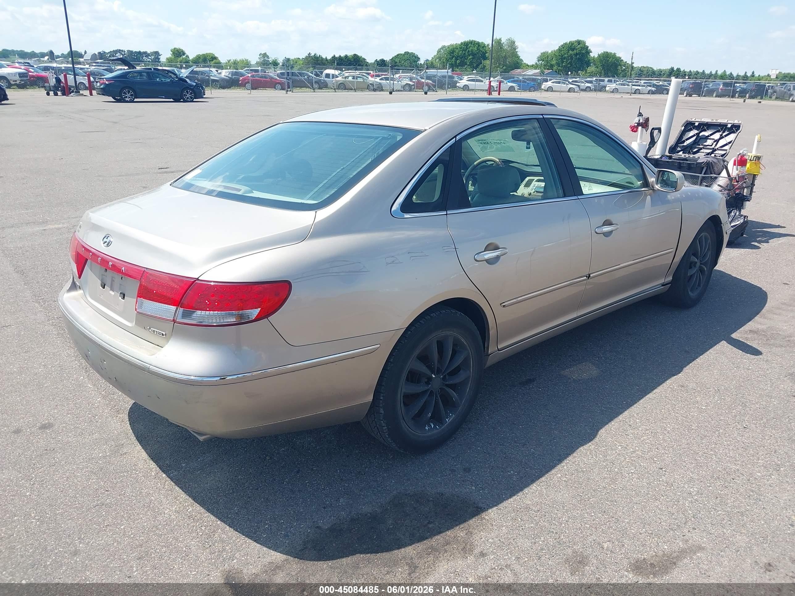 2006 Hyundai Azera Limited/se Silver vin: KMHFC46F16A116763