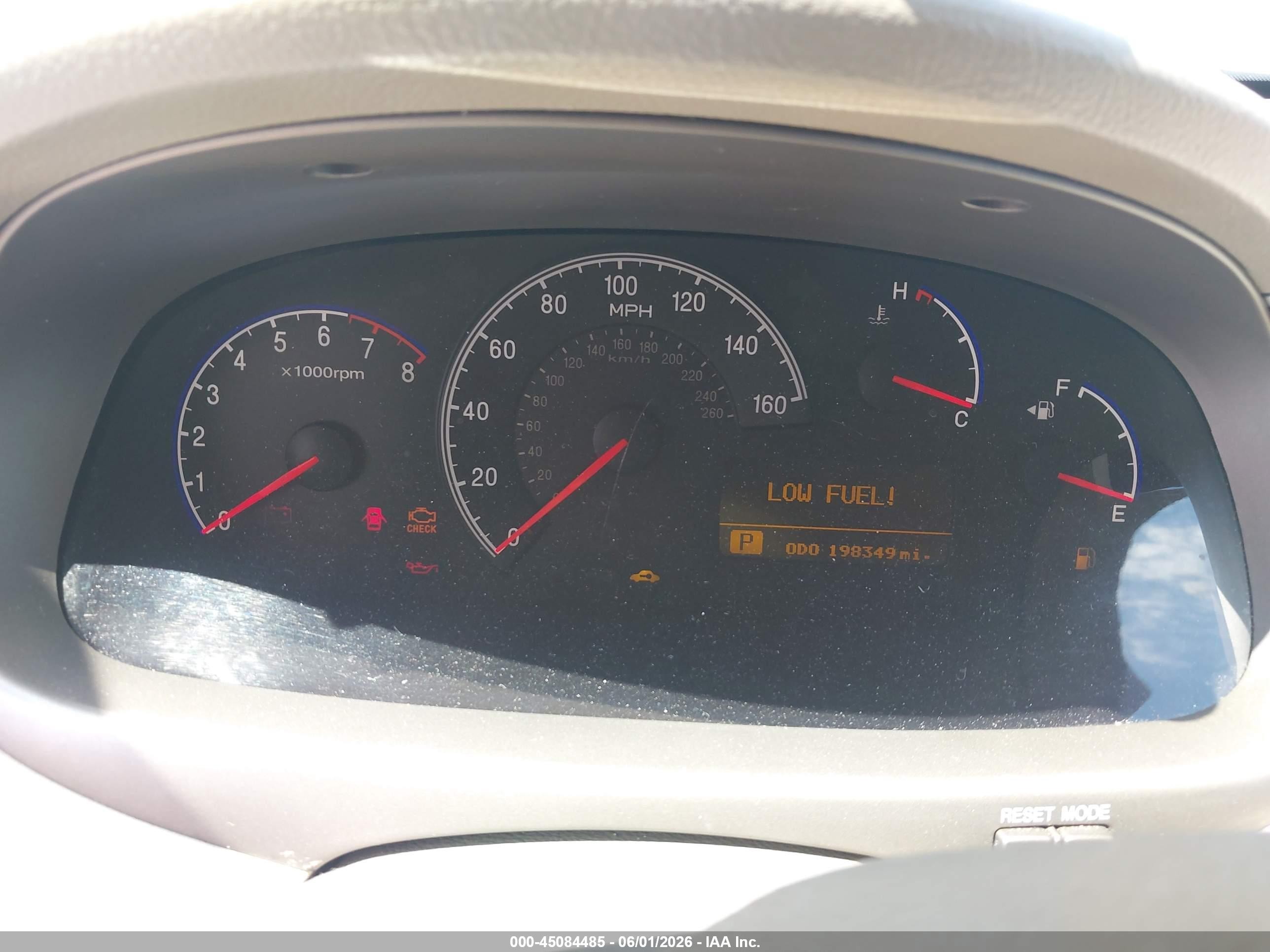2006 Hyundai Azera Limited/se Silver vin: KMHFC46F16A116763