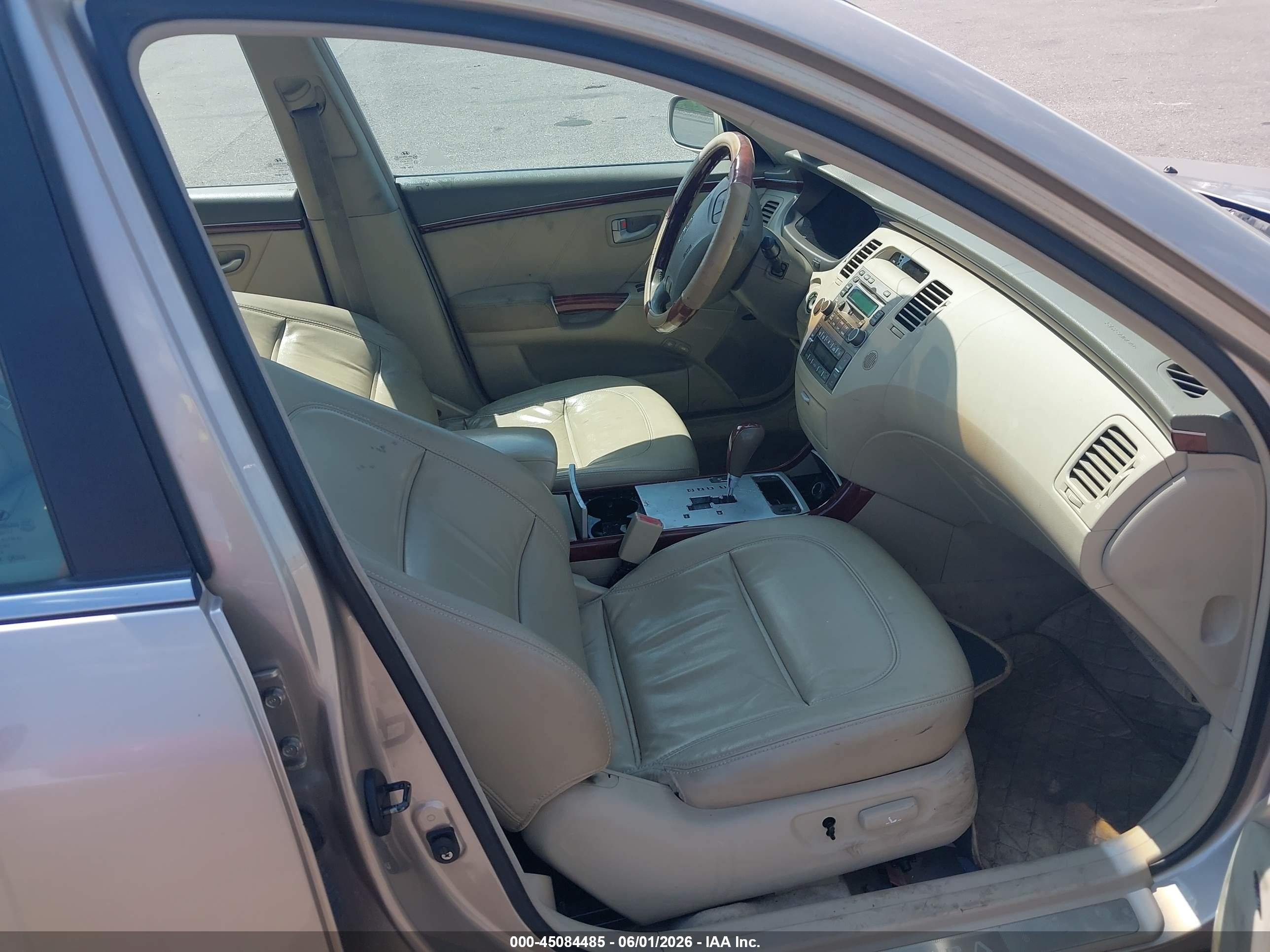 2006 Hyundai Azera Limited/se Silver vin: KMHFC46F16A116763