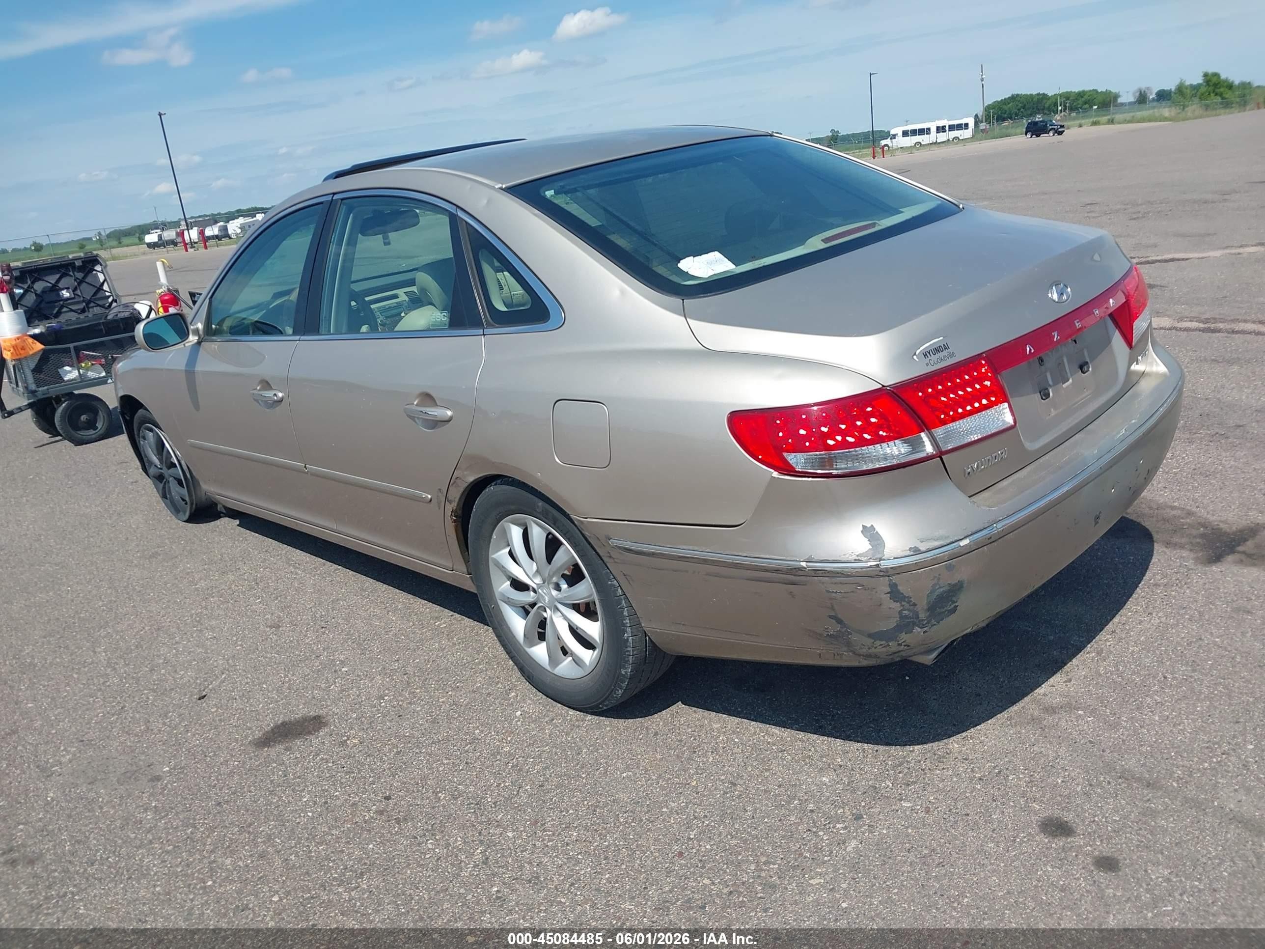 2006 Hyundai Azera Limited/se Silver vin: KMHFC46F16A116763