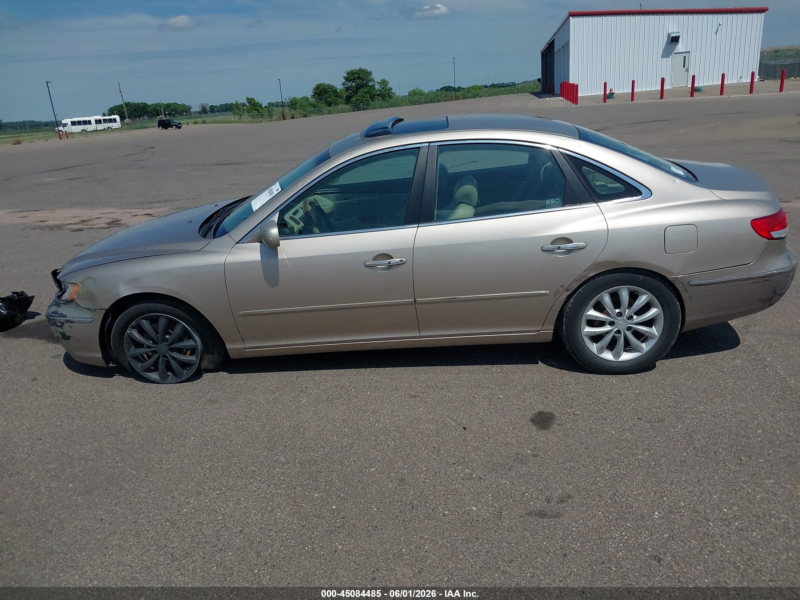 2006 Hyundai Azera Limited/se Silver vin: KMHFC46F16A116763