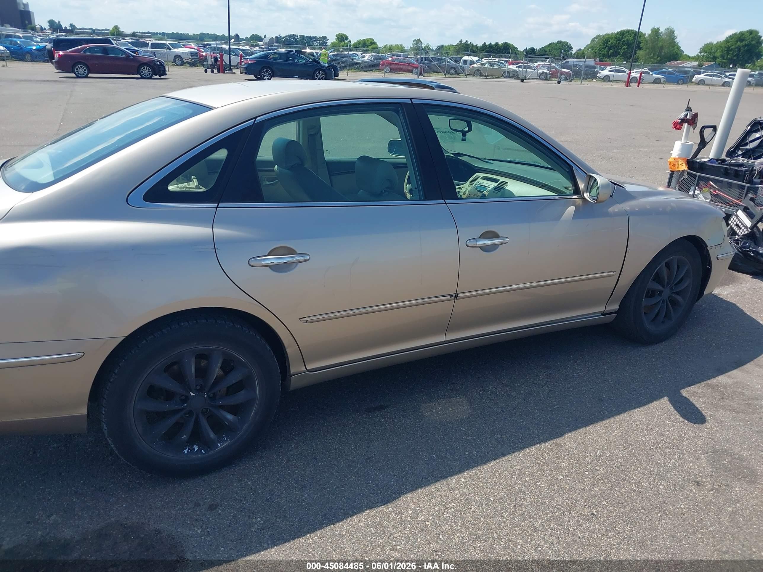 2006 Hyundai Azera Limited/se Silver vin: KMHFC46F16A116763