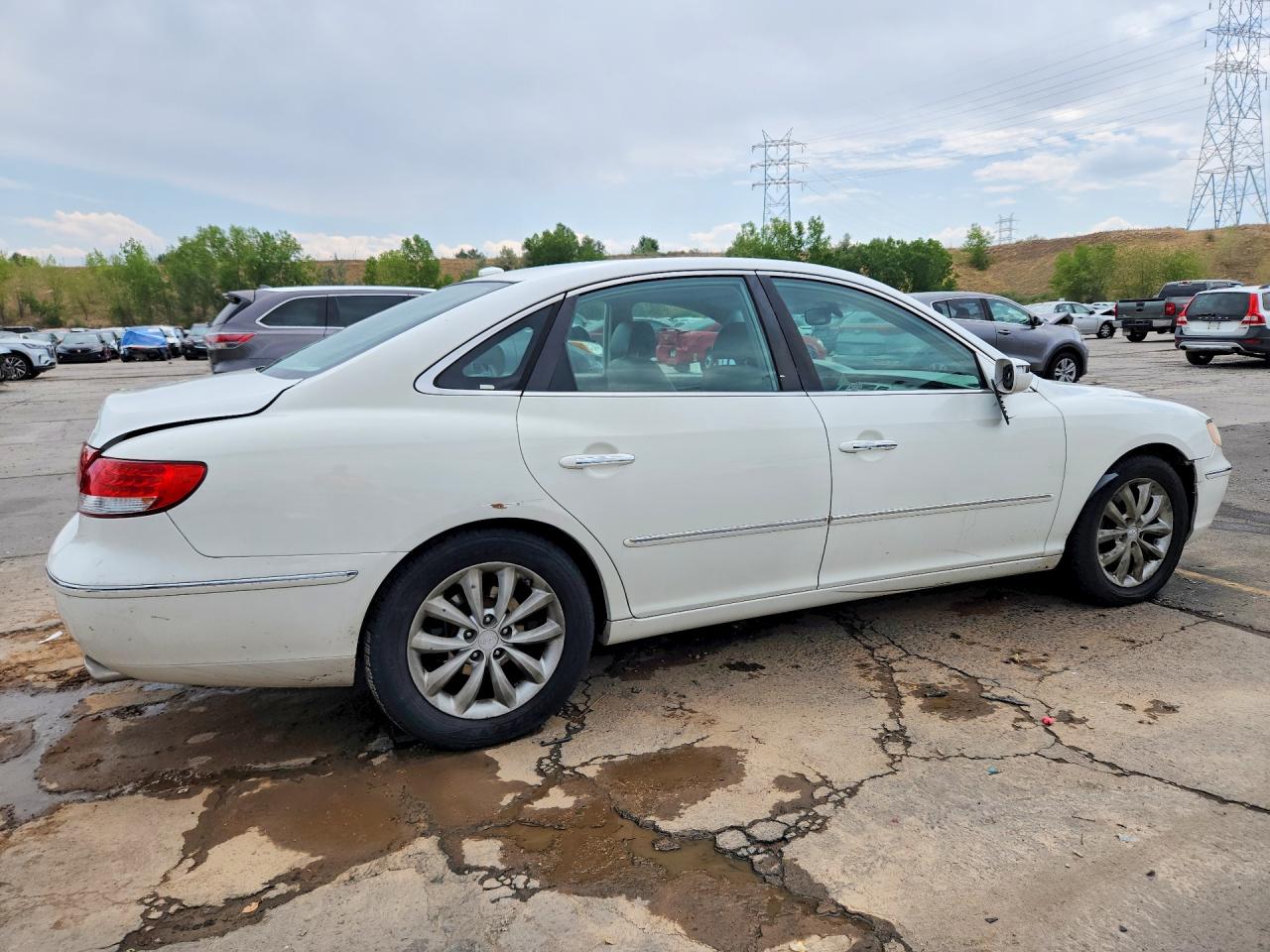 2008 Hyundai Azera Limited White vin: KMHFC46F18A254595