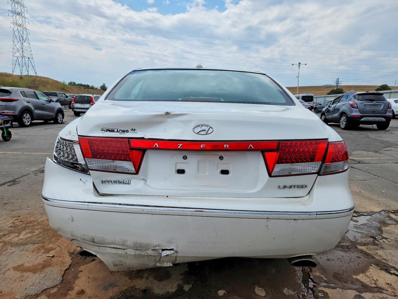 2008 Hyundai Azera Limited White vin: KMHFC46F18A254595