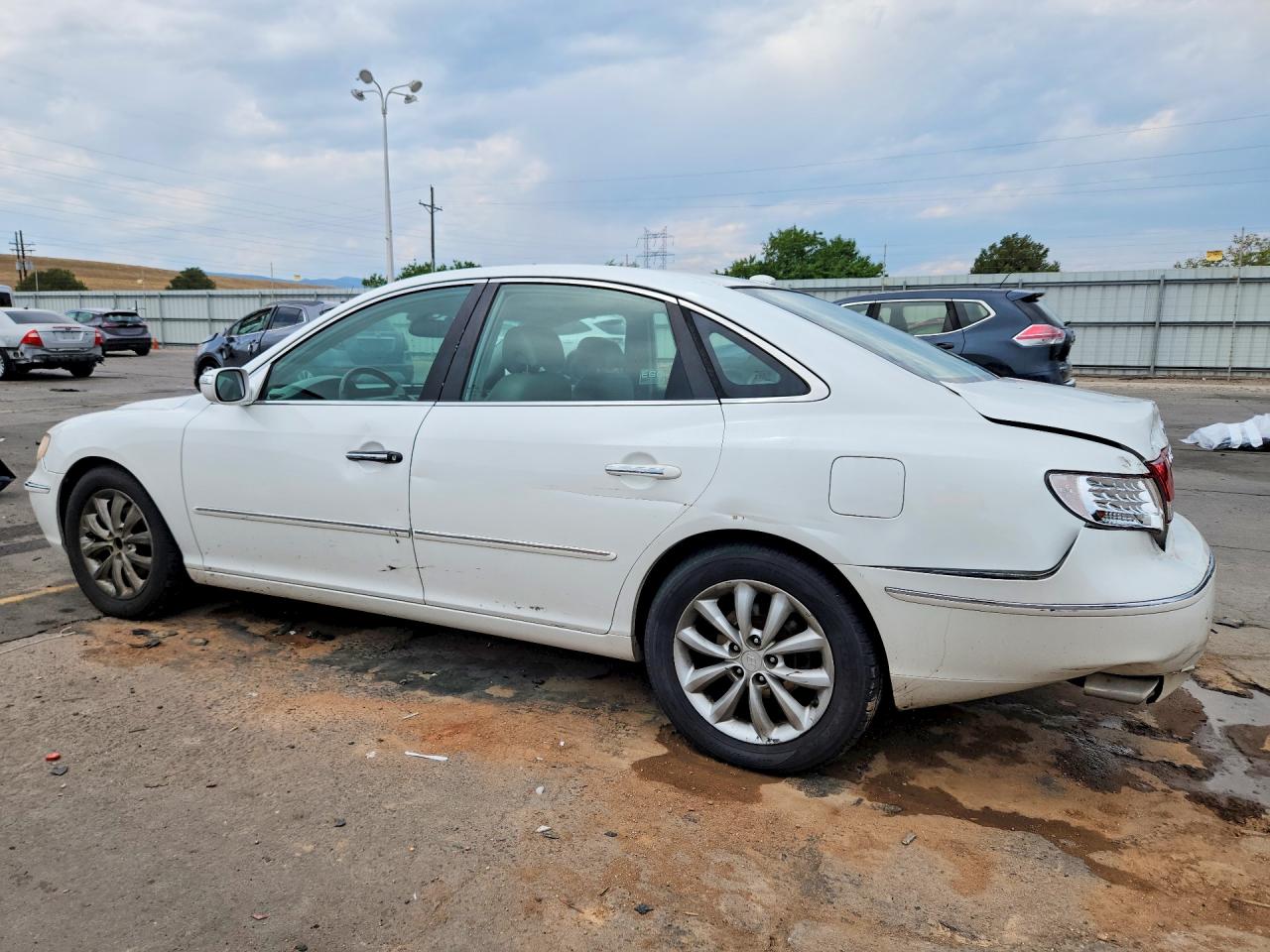 2008 Hyundai Azera Limited White vin: KMHFC46F18A254595