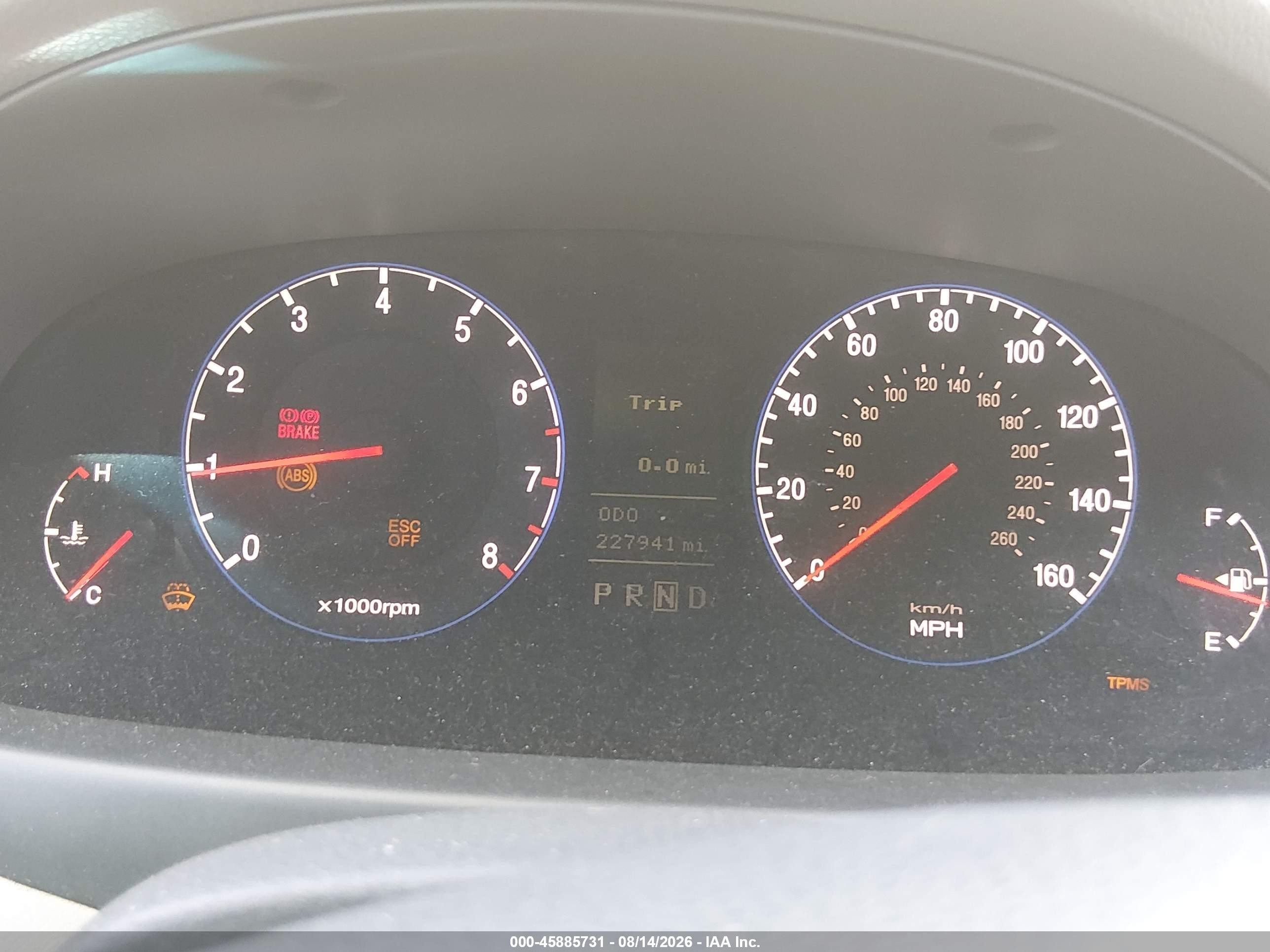2008 Hyundai Azera Limited Silver vin: KMHFC46F18A256444