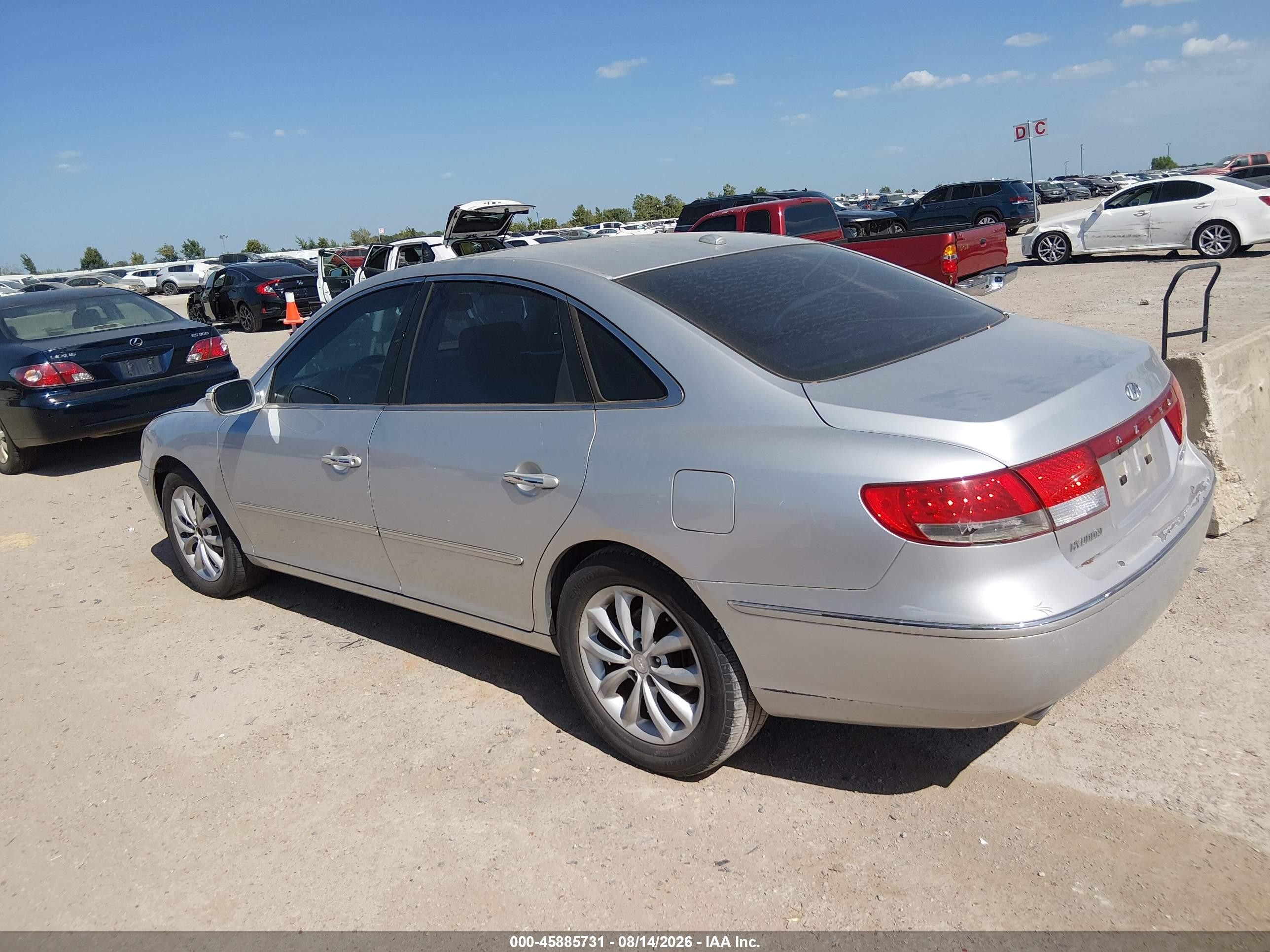 2008 Hyundai Azera Limited Silver vin: KMHFC46F18A256444