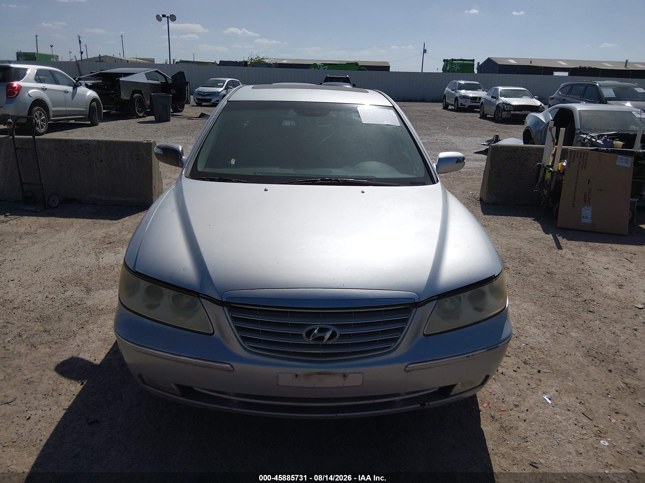 2008 Hyundai Azera Limited Silver vin: KMHFC46F18A256444