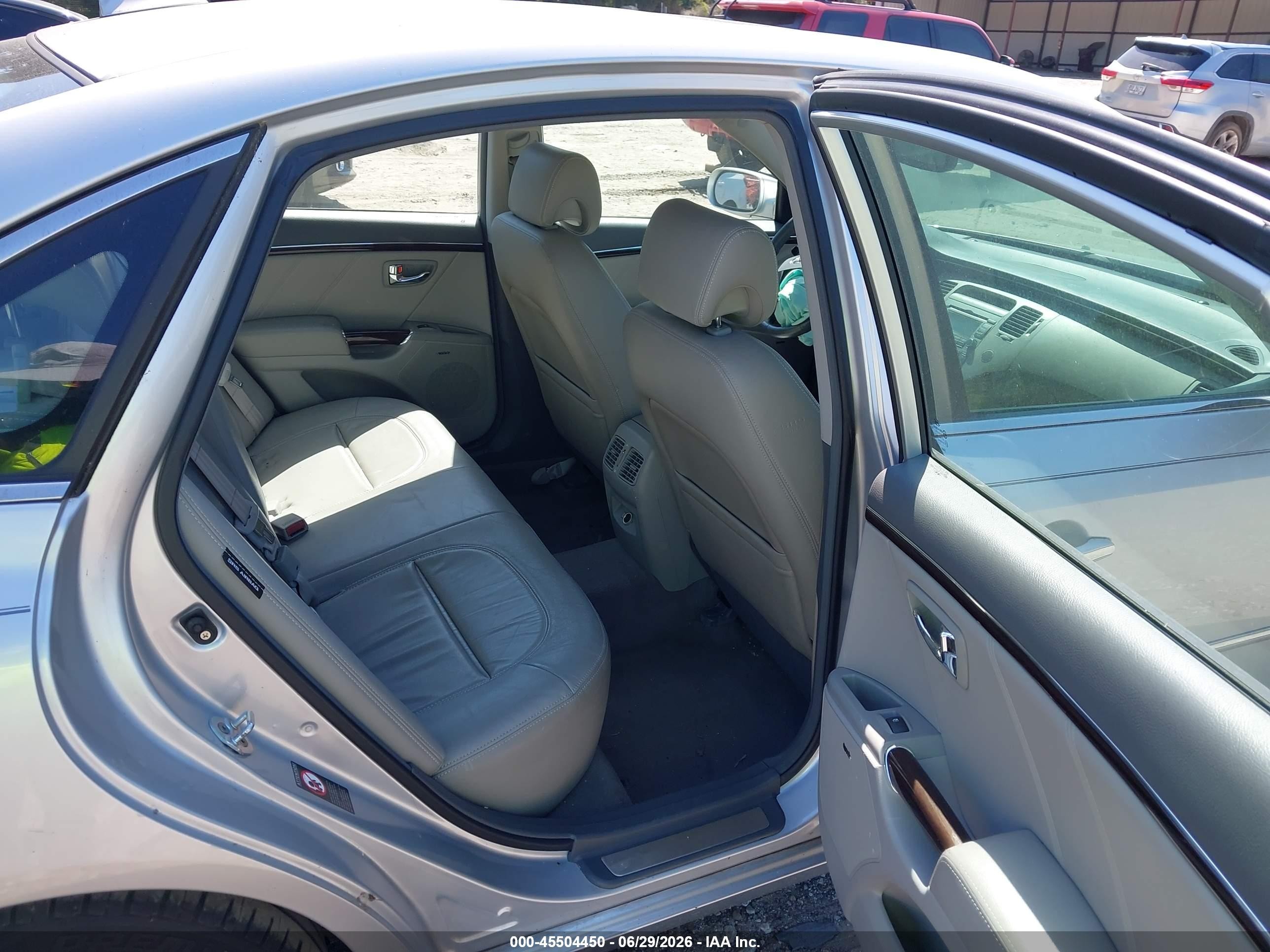 2009 Hyundai Azera Limited Silver vin: KMHFC46F19A339986