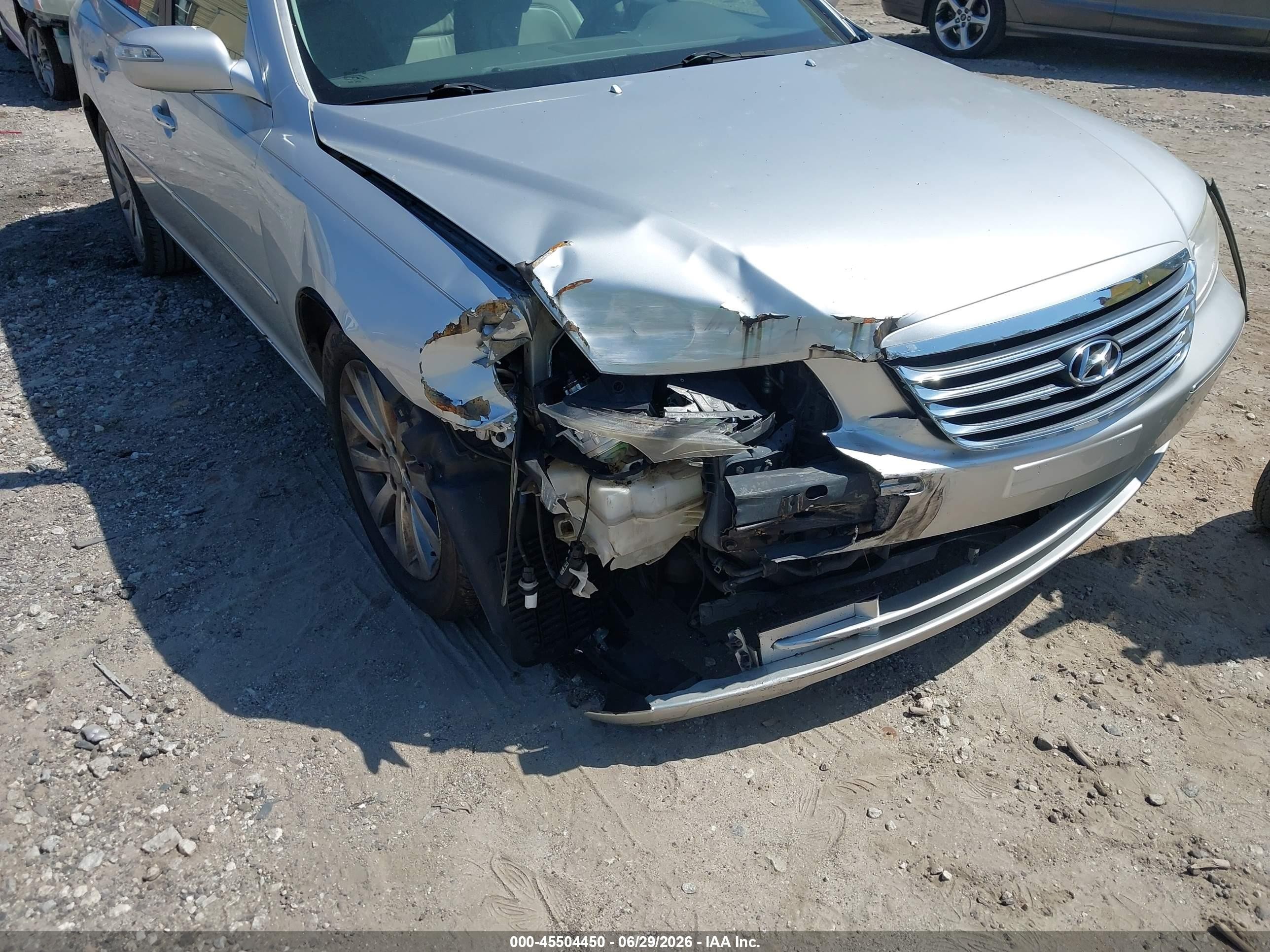2009 Hyundai Azera Limited Silver vin: KMHFC46F19A339986