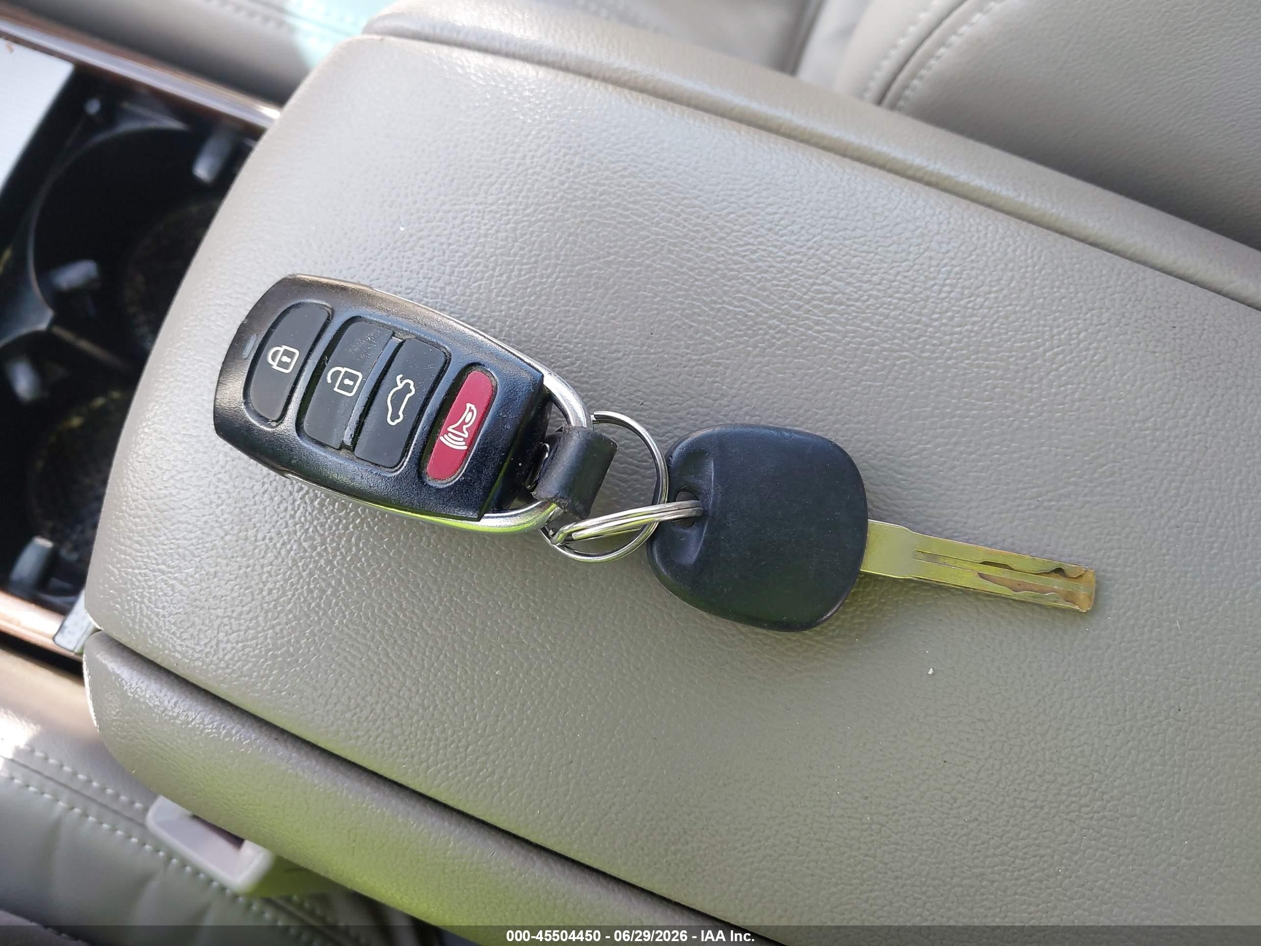 2009 Hyundai Azera Limited Silver vin: KMHFC46F19A339986